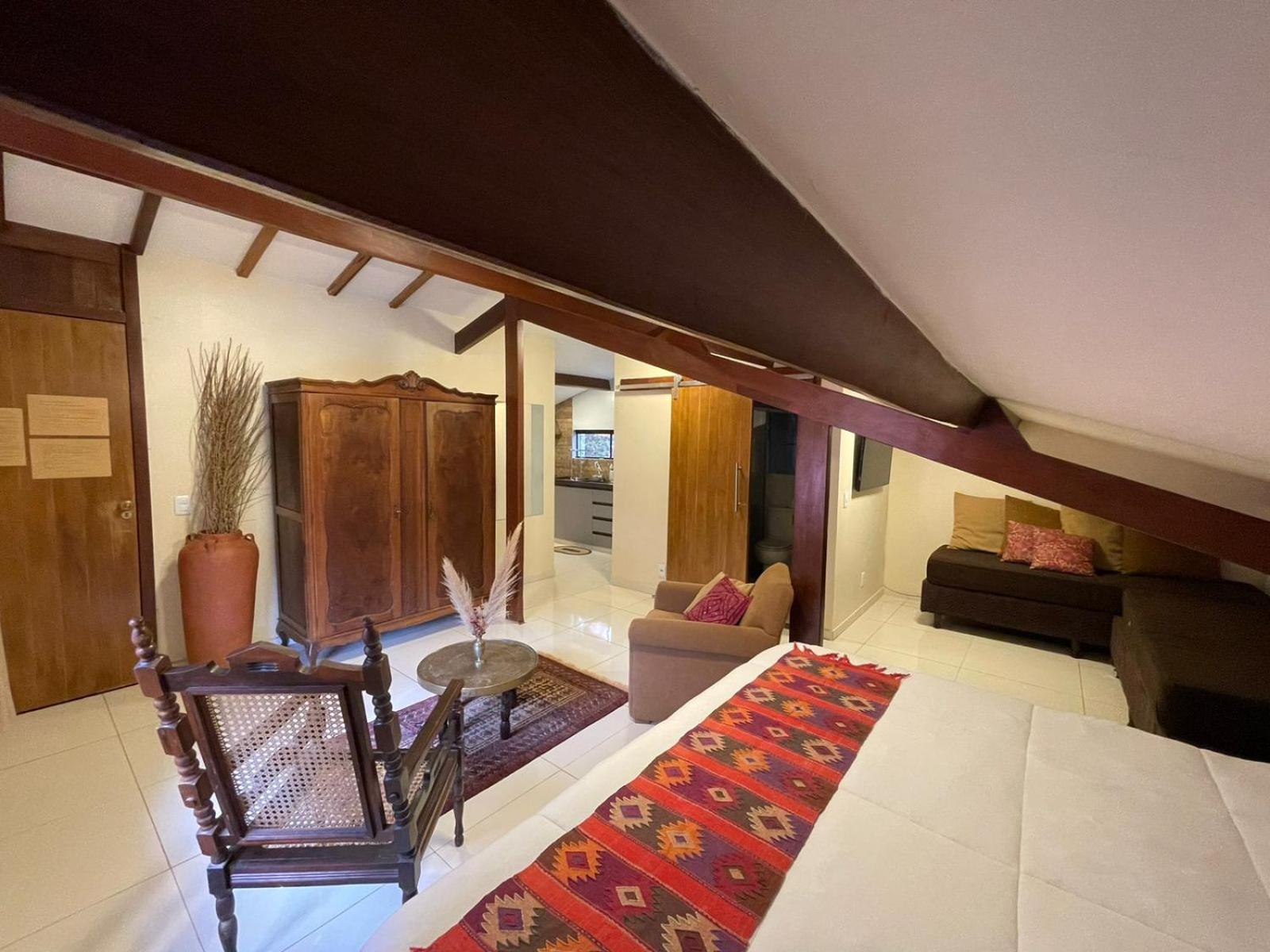 Deluxe Queen Suite - Photo 1
