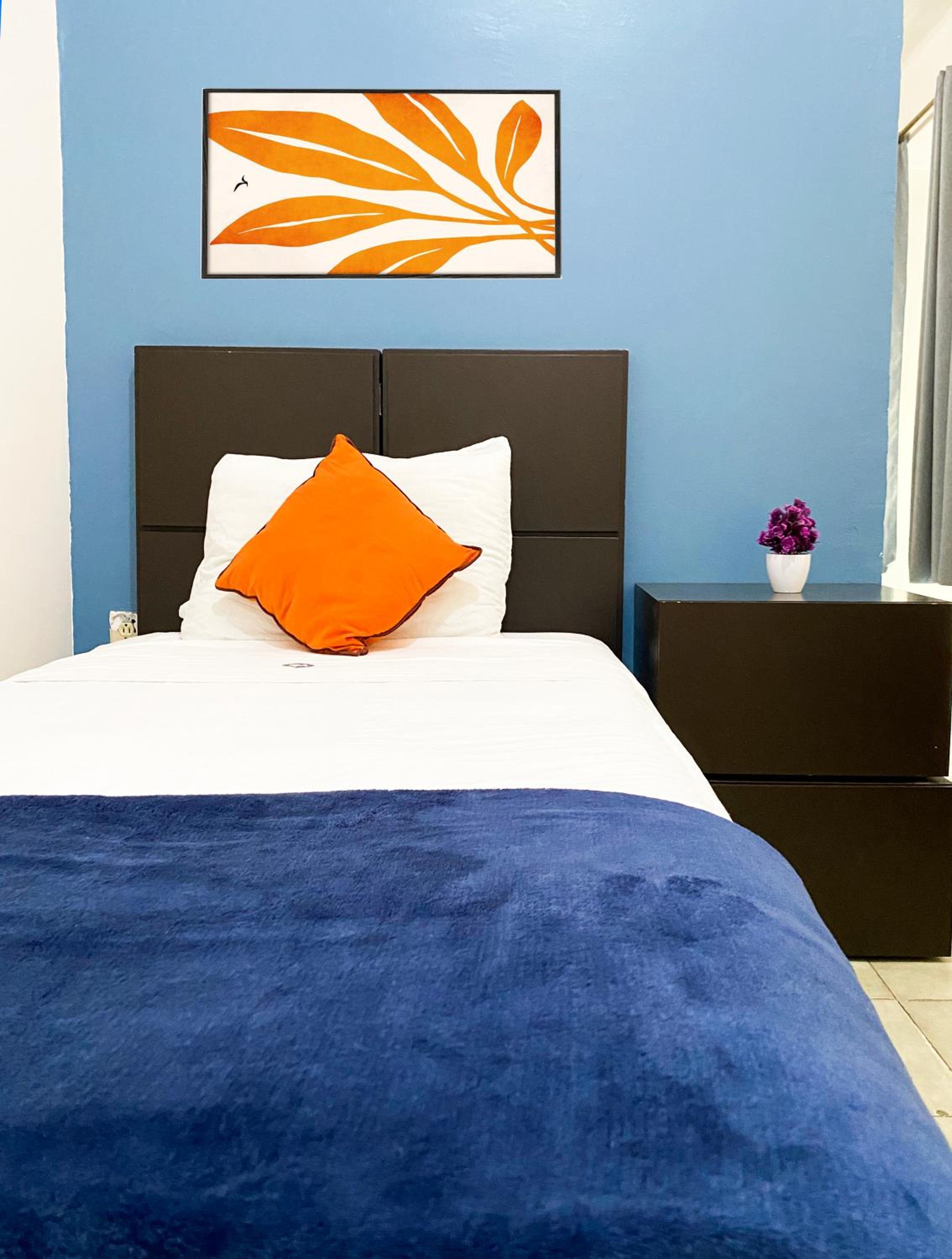 Standard Twin Room - Photo 1