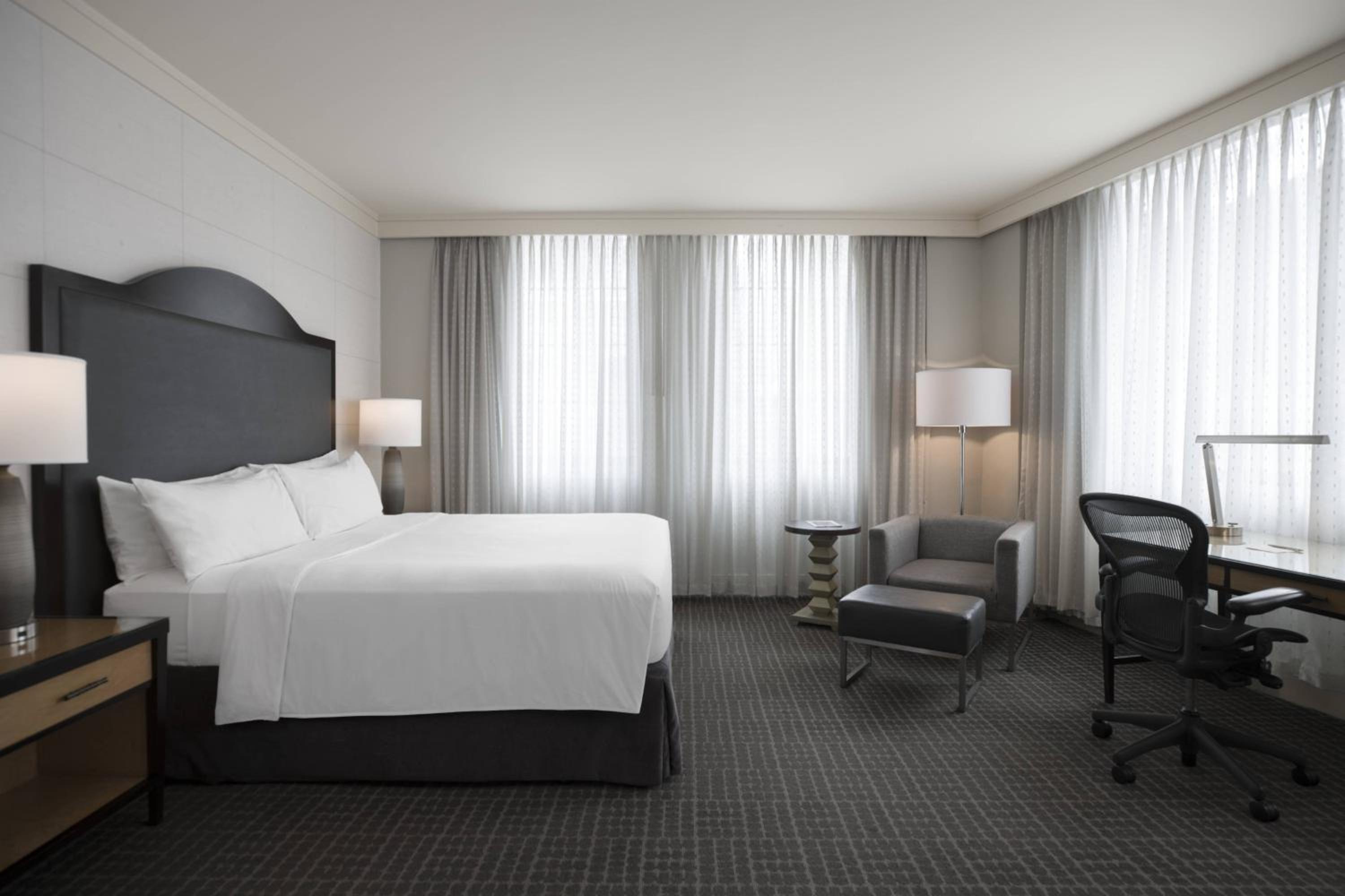 Executive Room - Photo 1