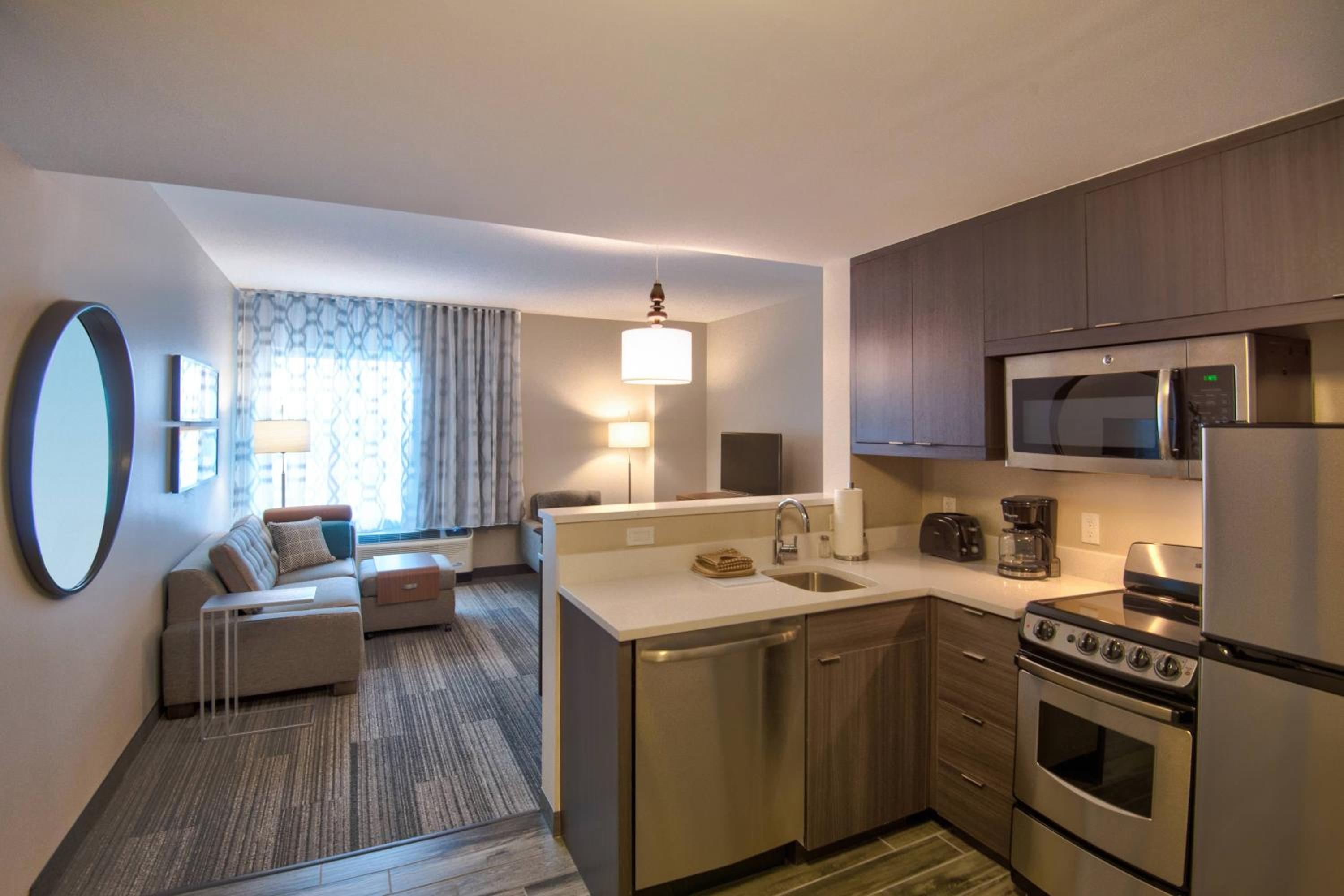 Two-Bedroom Suite - Photo 6