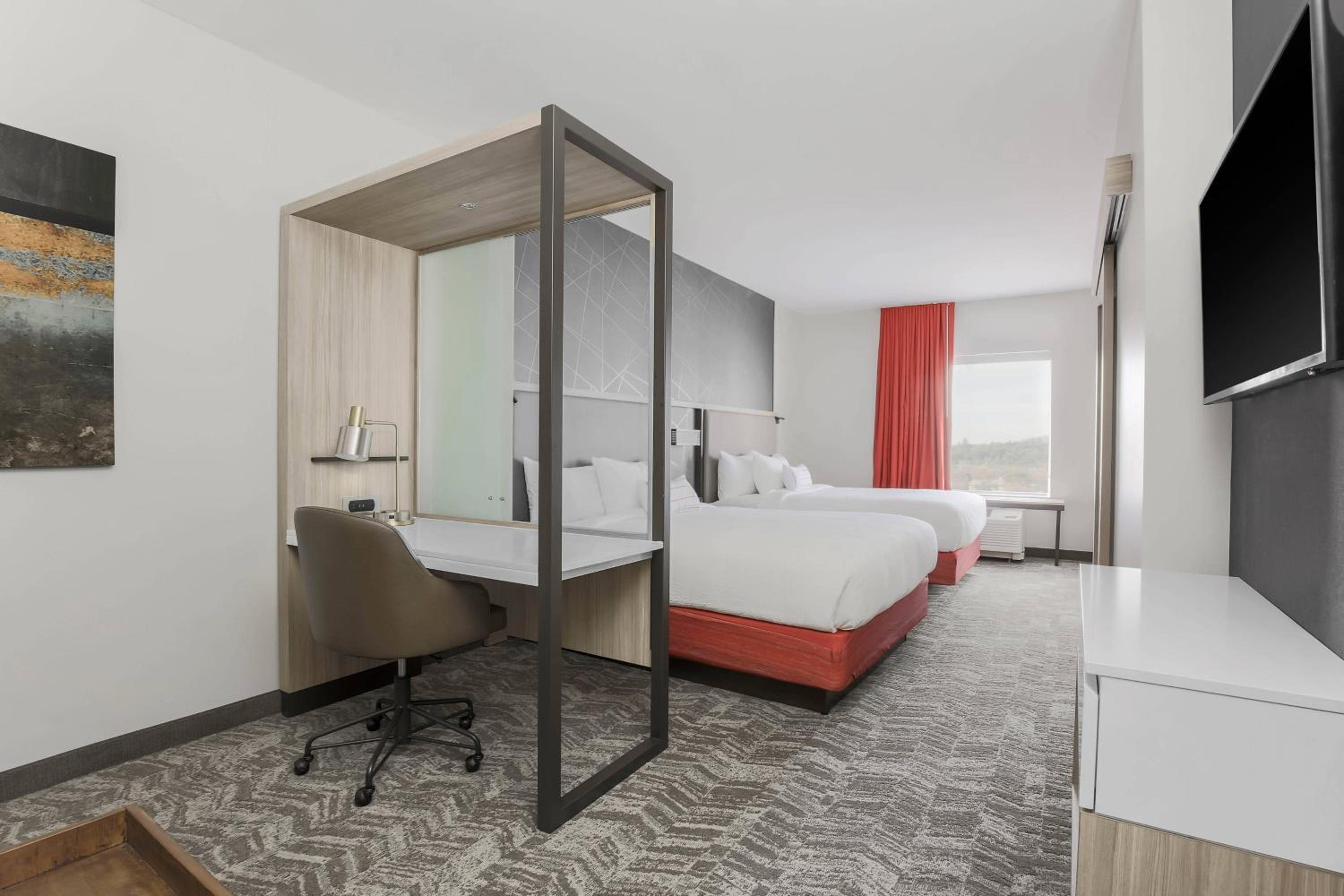 Suite, 2 Queen, Trundle bed - Photo 1