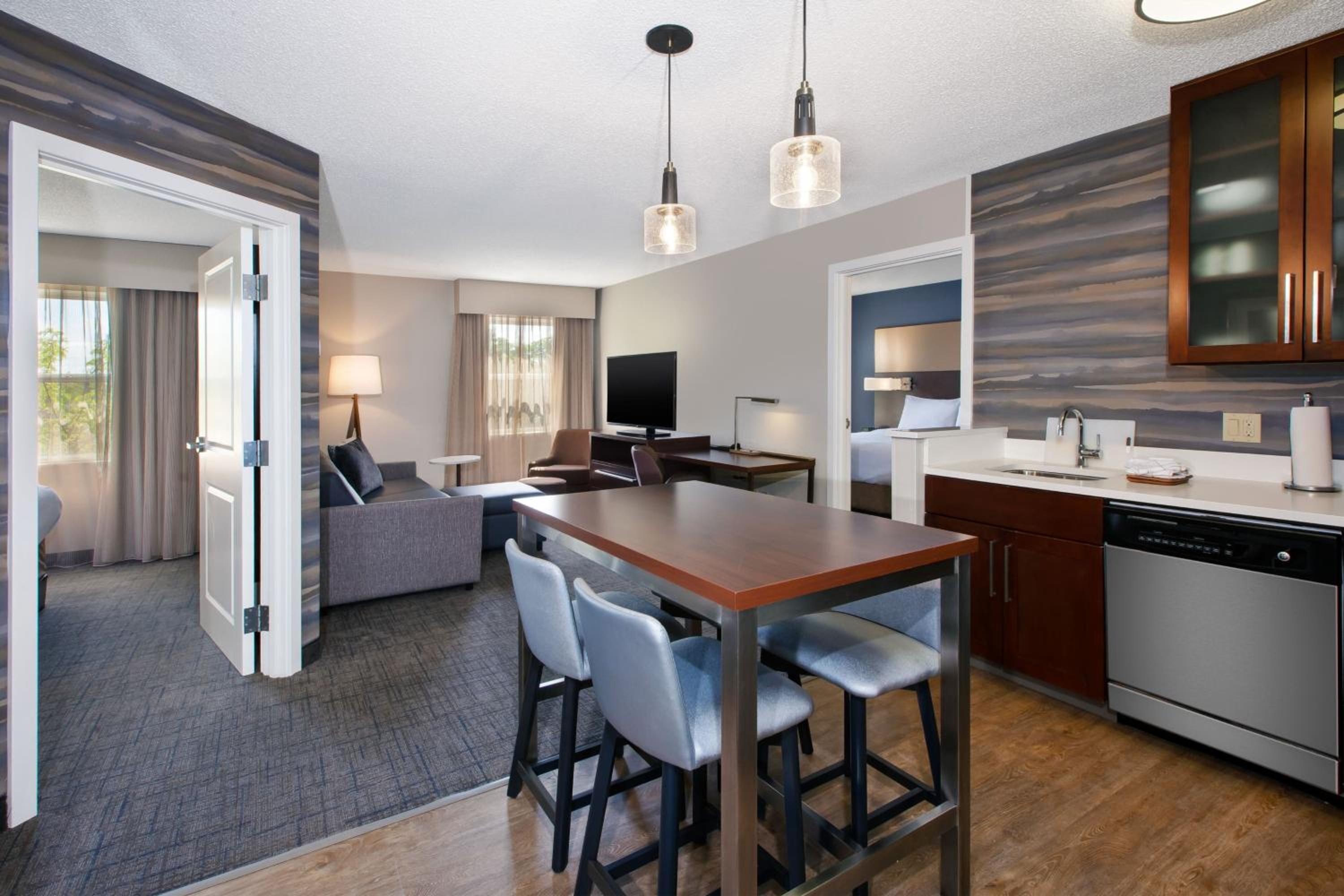 Two-Bedroom Suite - Photo 2