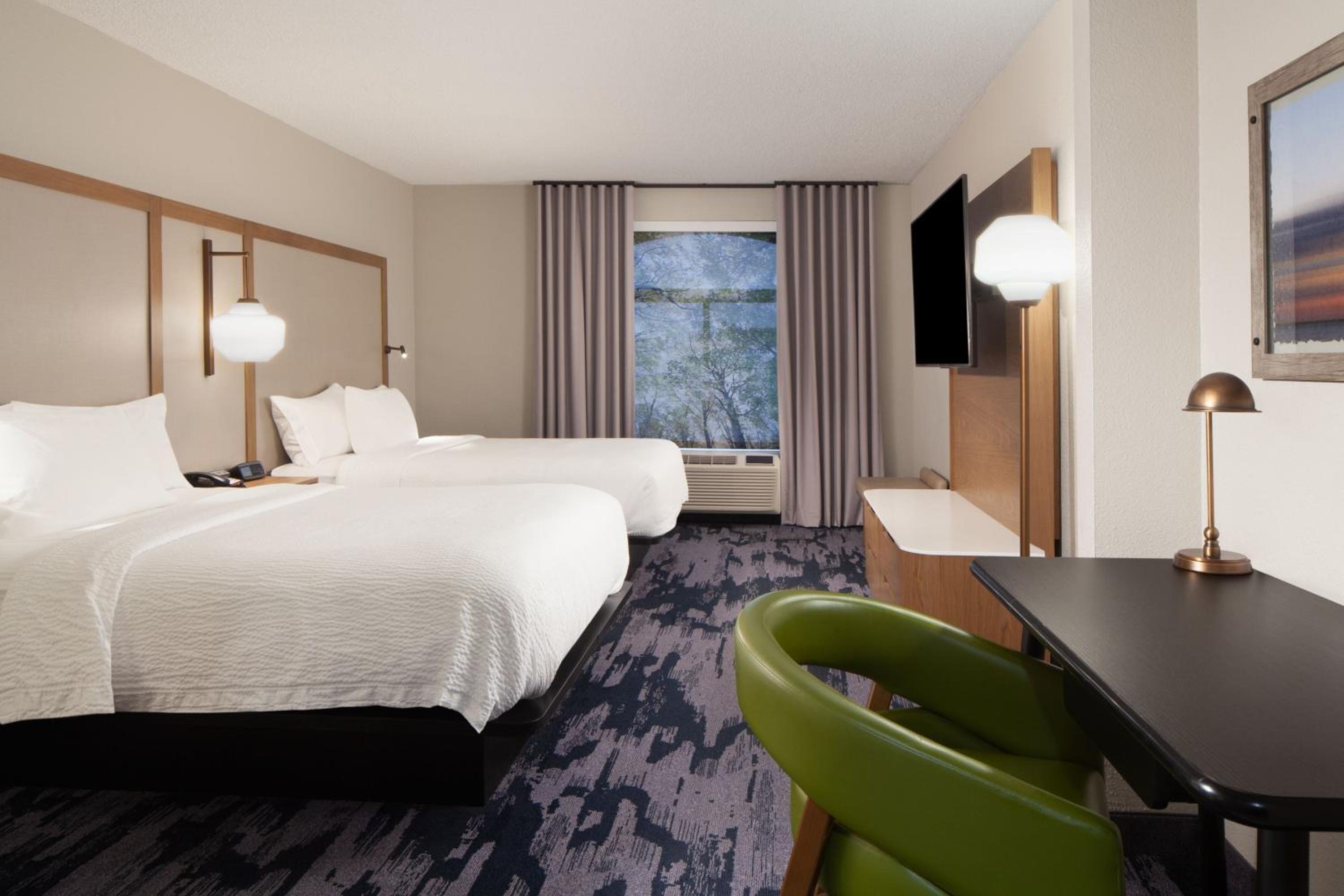 Double Queen Room - Photo 1