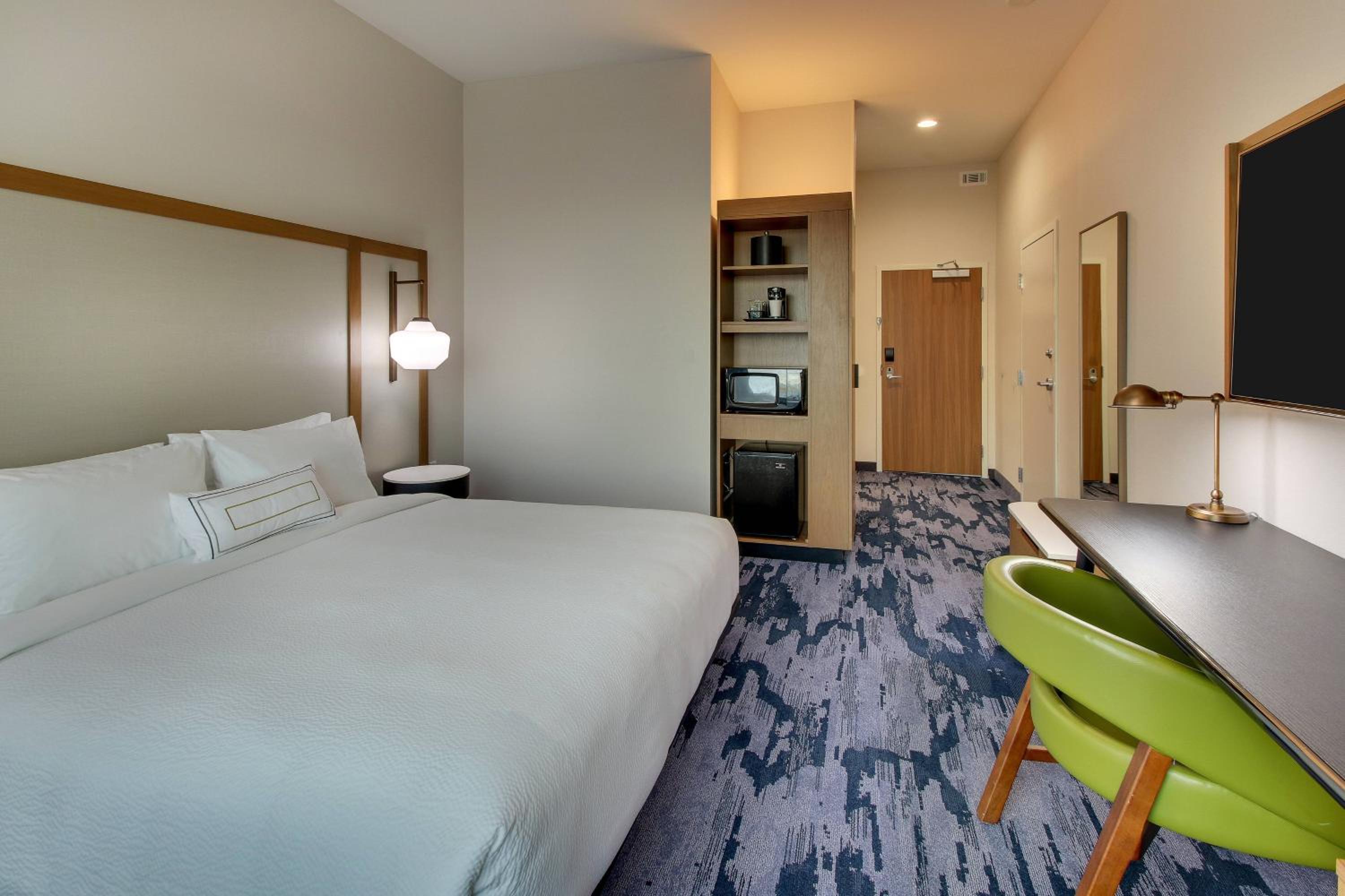 Guest Room, 1 King - Photo 3