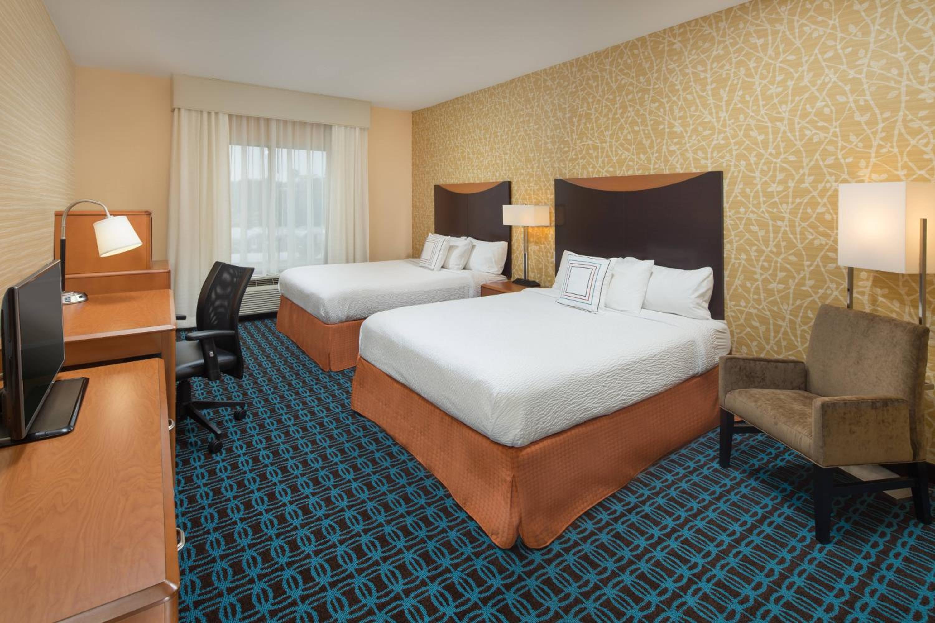 Queen Room with Two Queen Beds - Photo 1