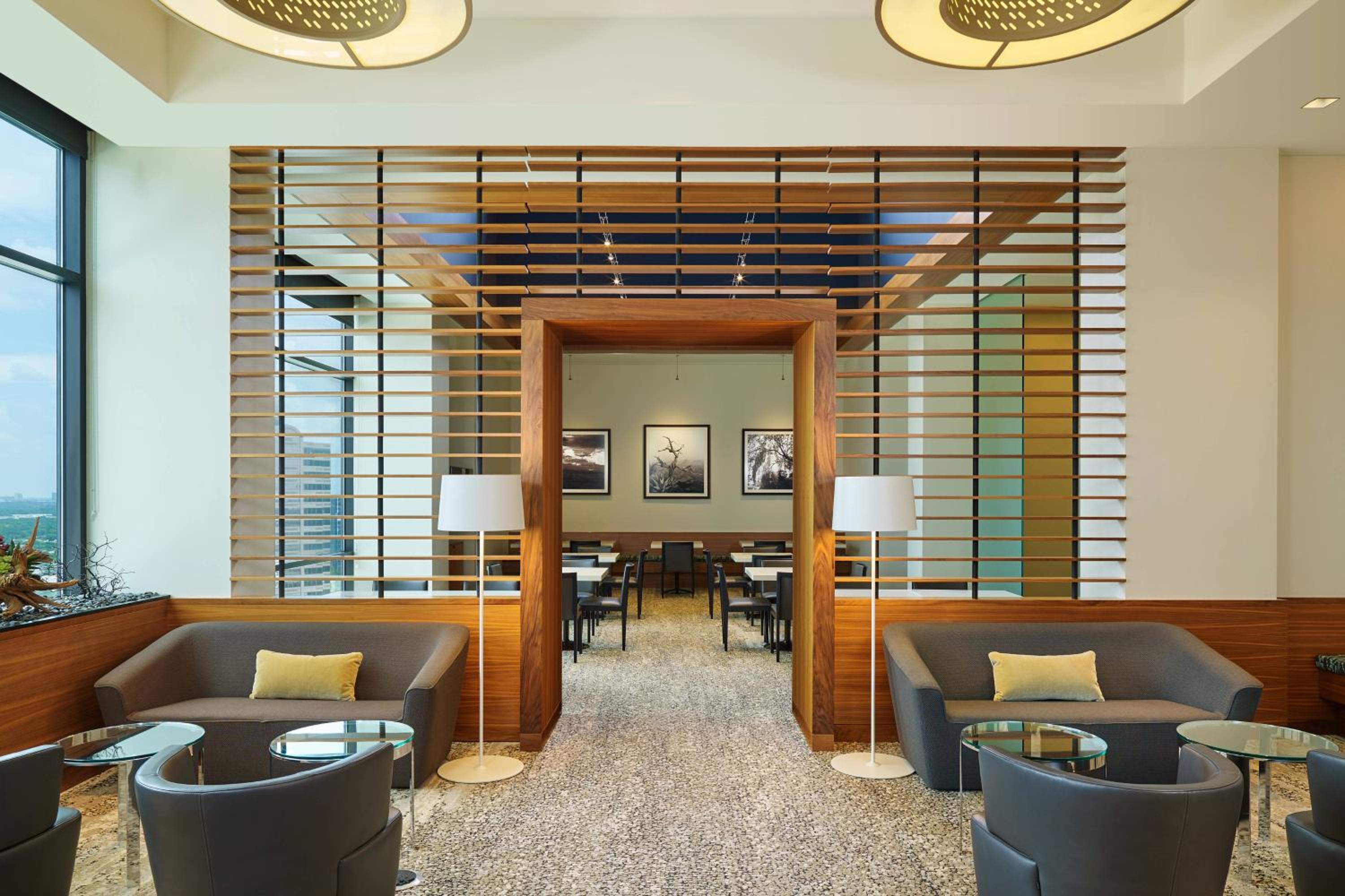 Club Level King, Club level, Guest room, 1 King - Photo 3