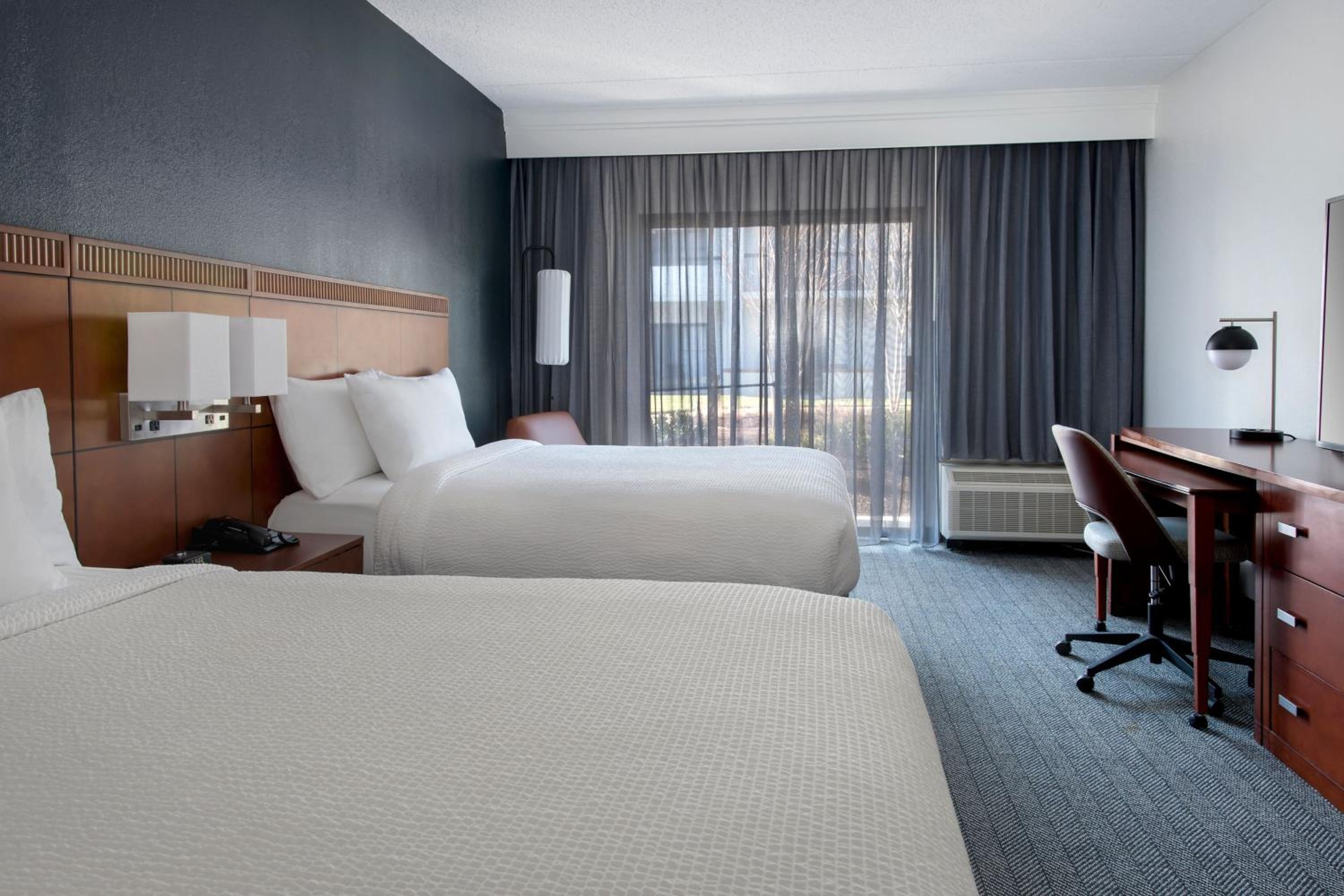 Double Room with Two Double Beds - Photo 1