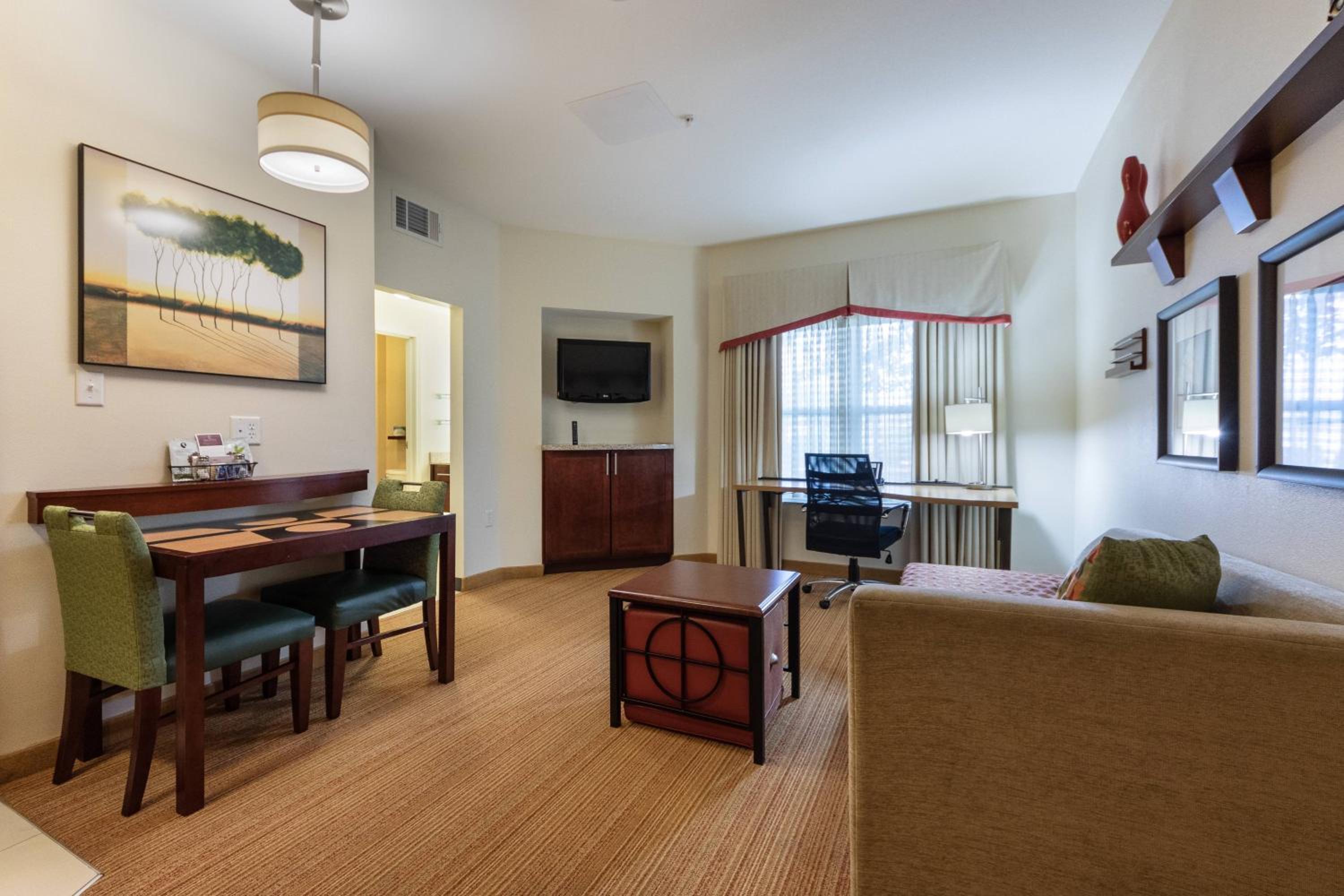 One-Bedroom Suite - Photo 1