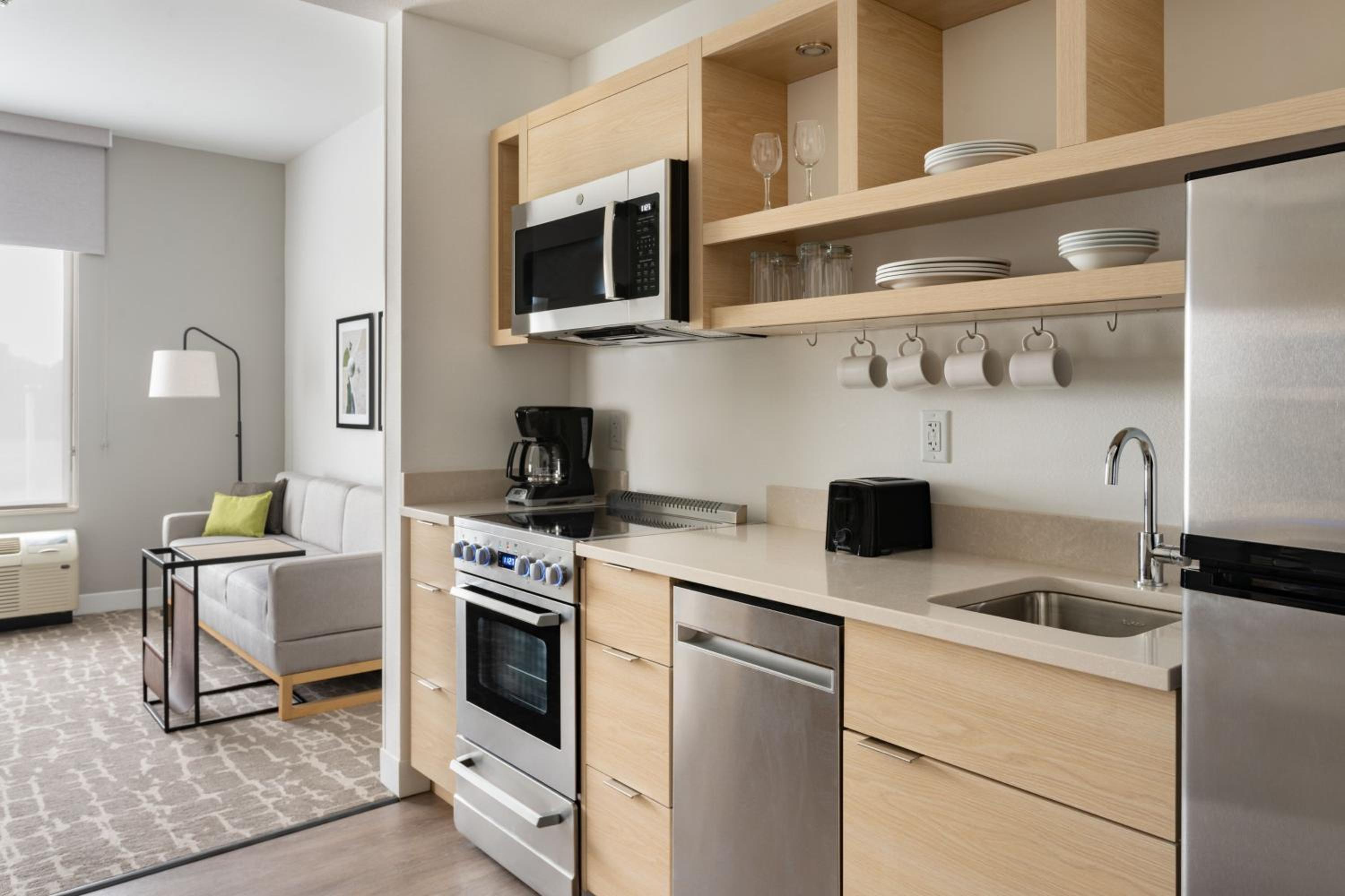 One-Bedroom Queen Suite with Sofa Bed - Photo 4