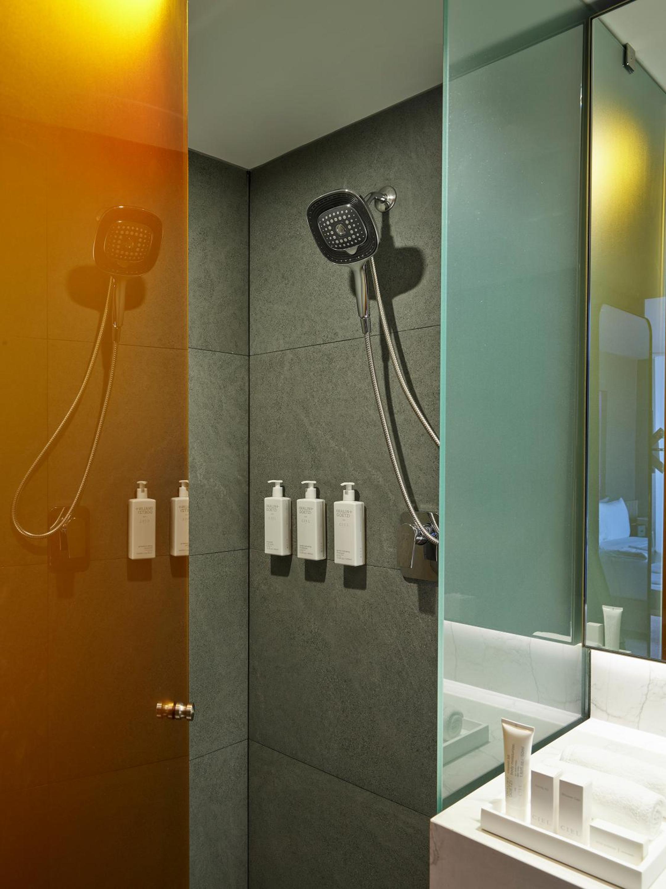 Skyline King Suite with Terrace - Photo 4
