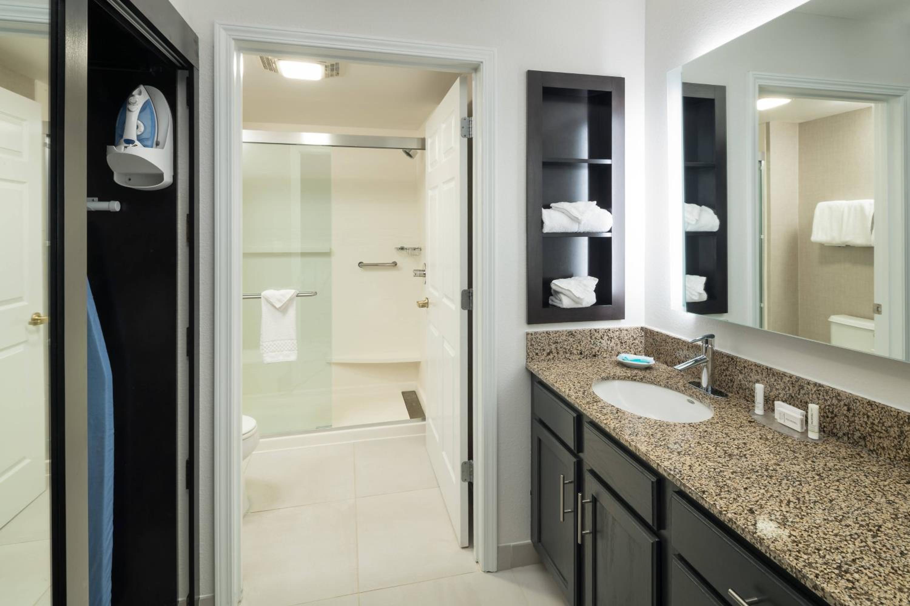 Two-Bedroom Suite - Photo 2
