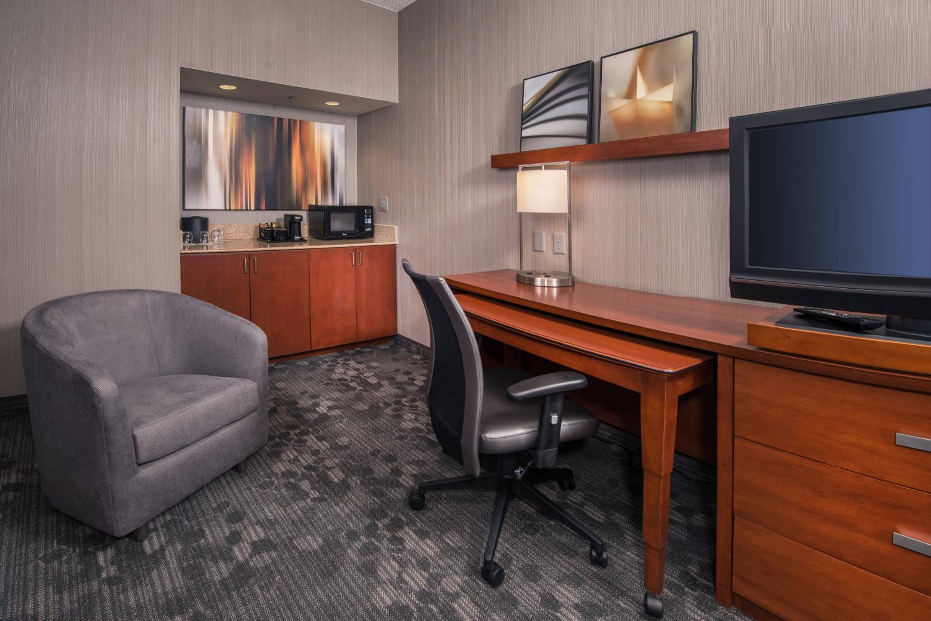 King Suite - Photo 3