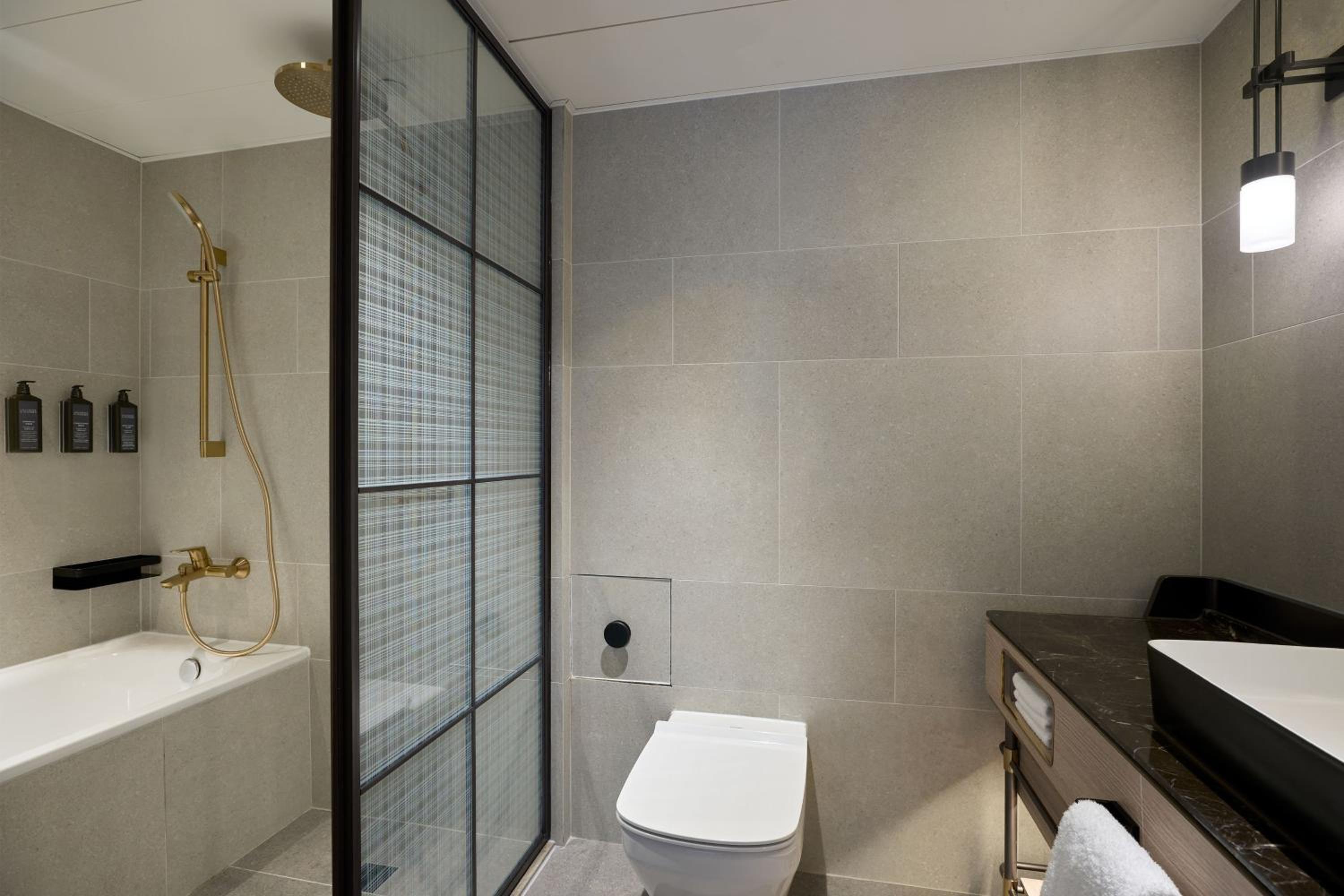 One-Bedroom Junior Suite