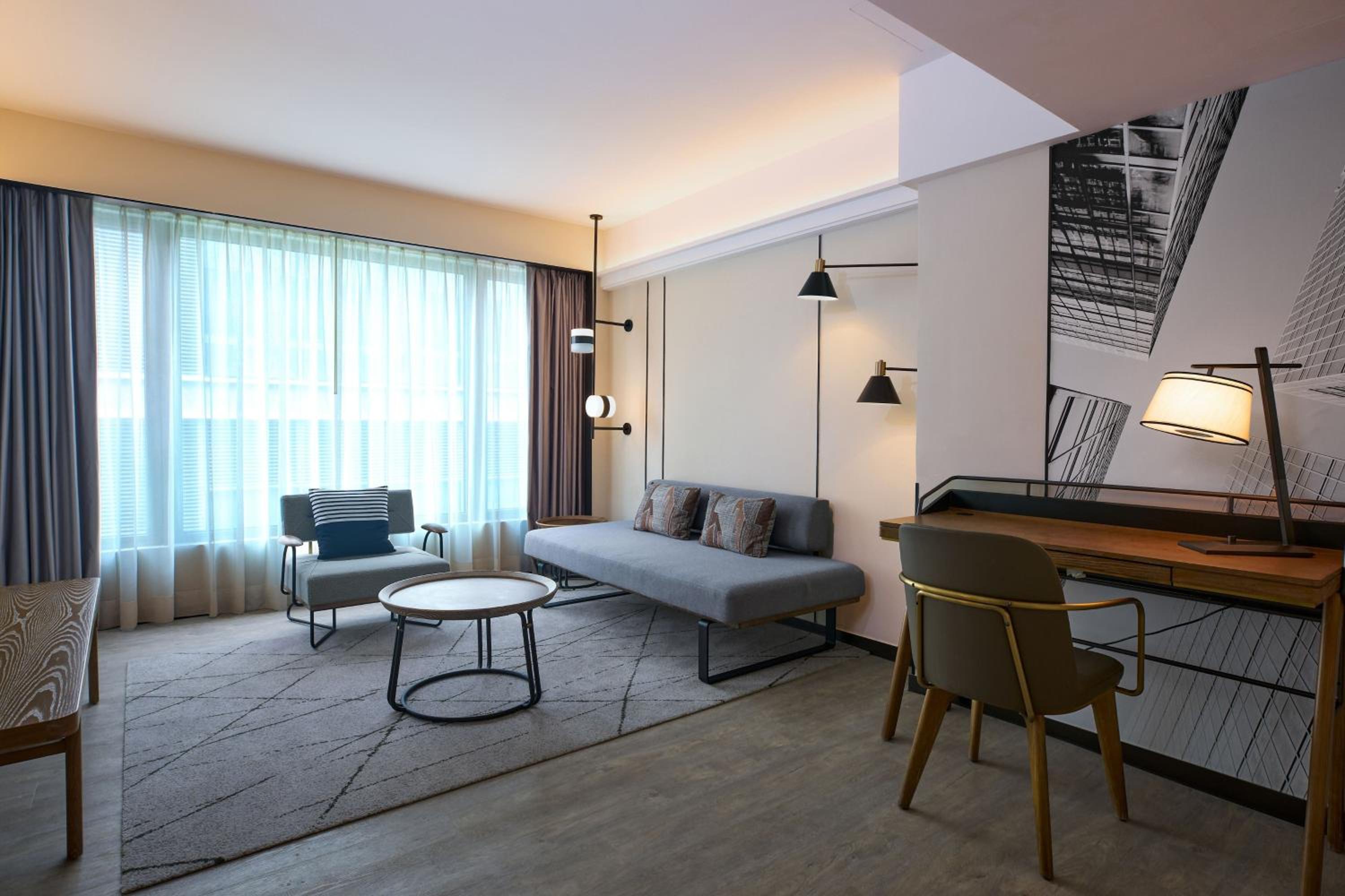 One-Bedroom Junior Suite