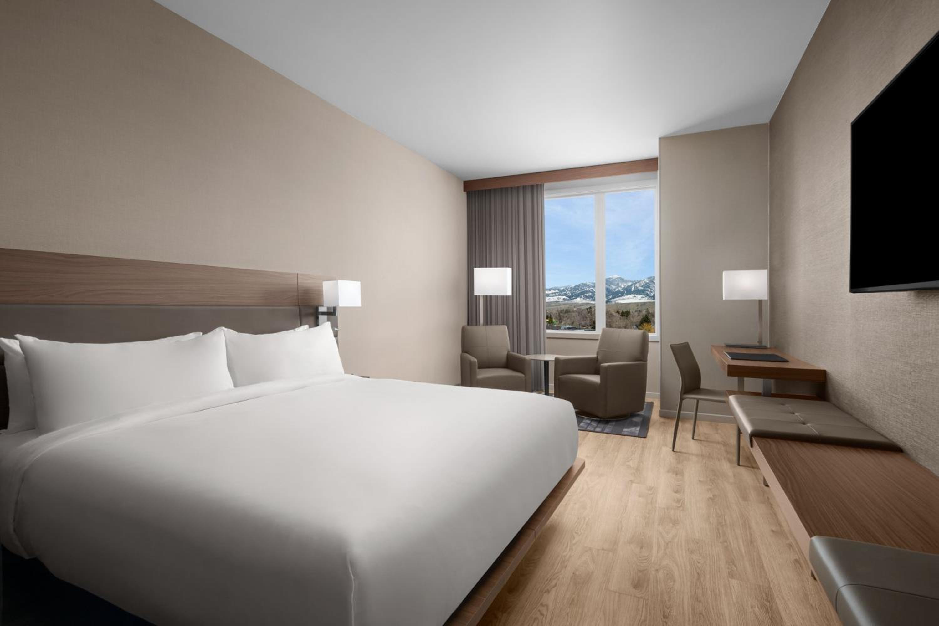 King Room with Mountain View - High Floor - Photo 2