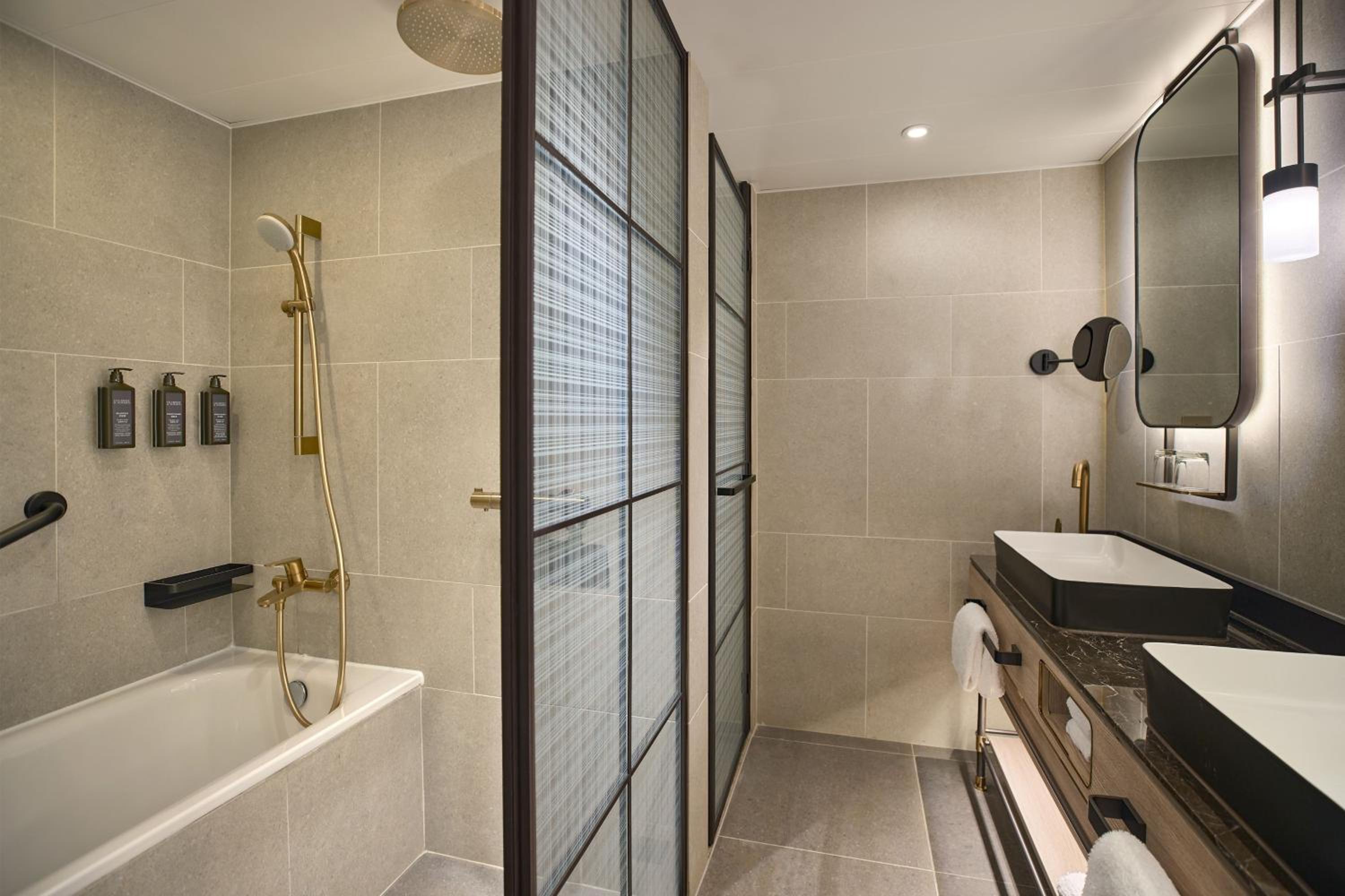 1 Bedroom Suite, 1 King