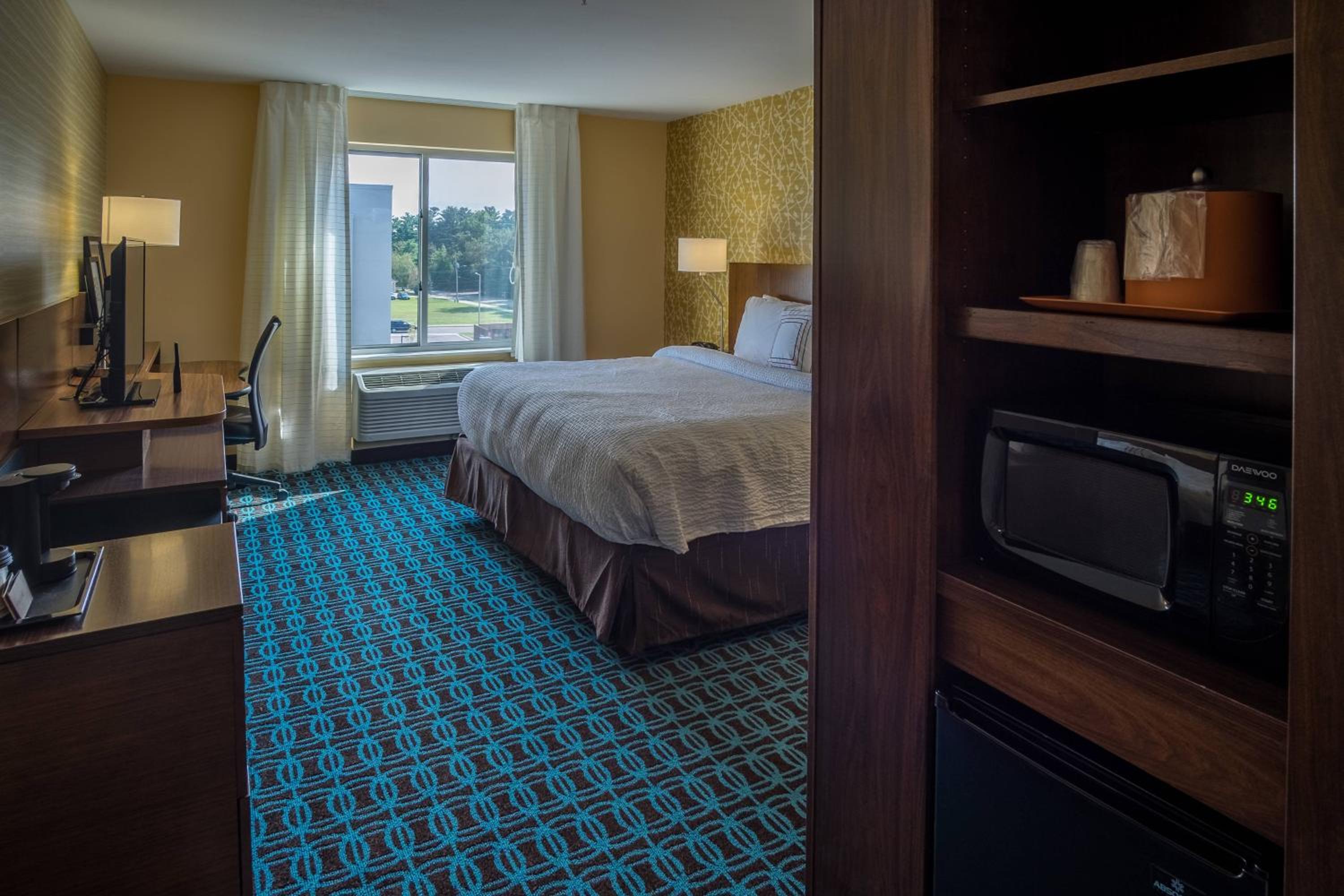 King Room - Hearing Accessible photo 1
