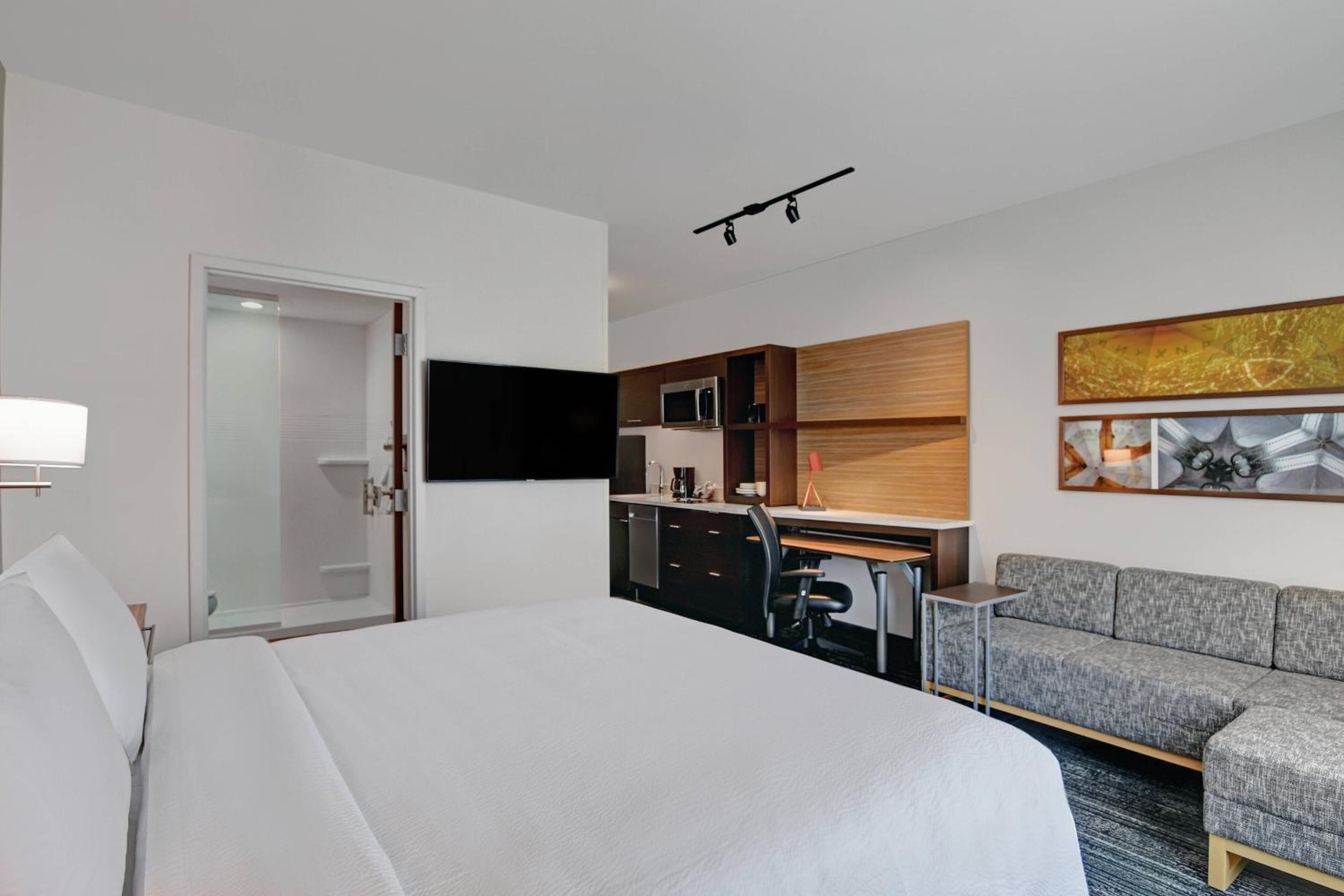 King Studio with Sofa Bed - Photo 1