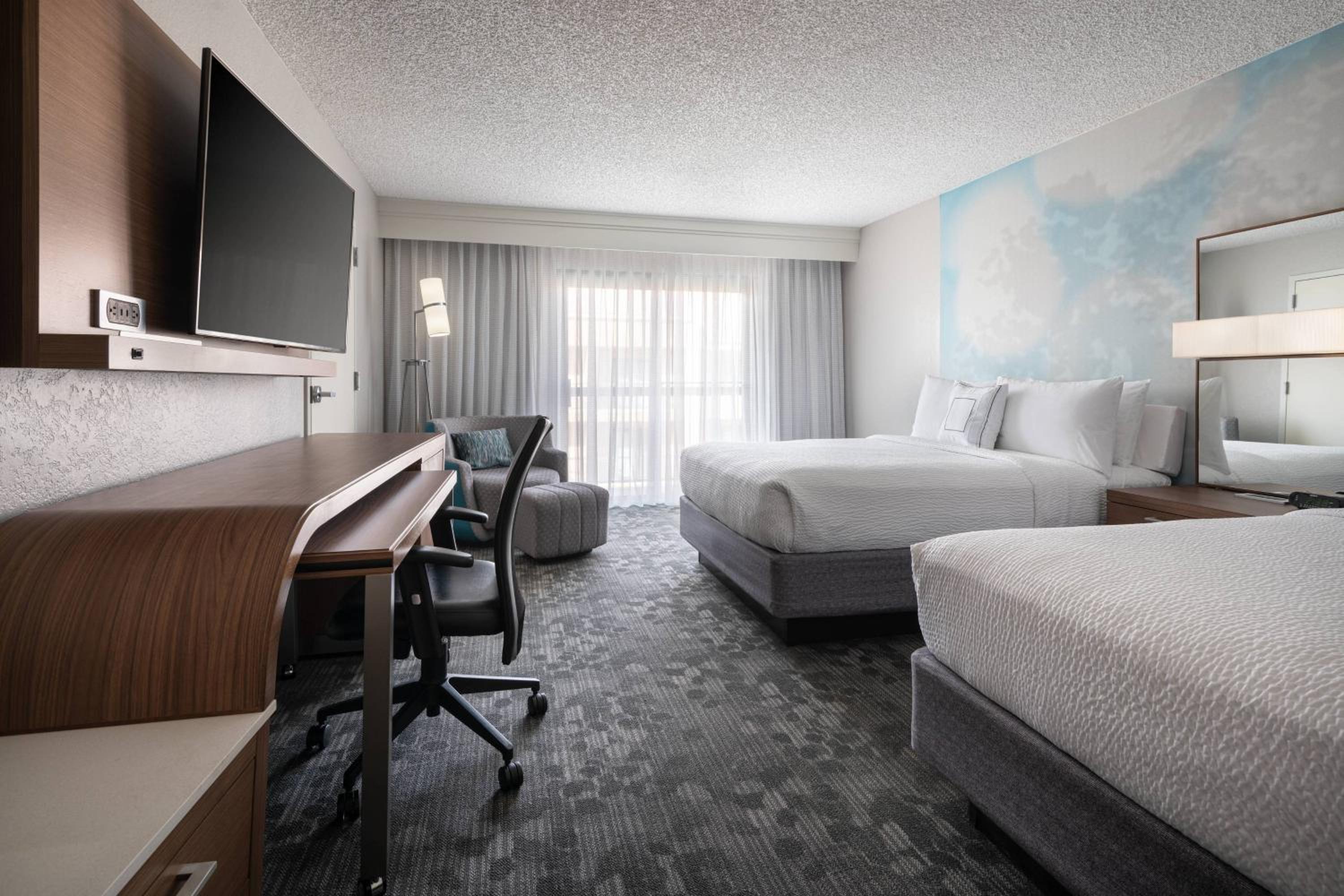 Queen Room with Two Queen Beds - Photo 1