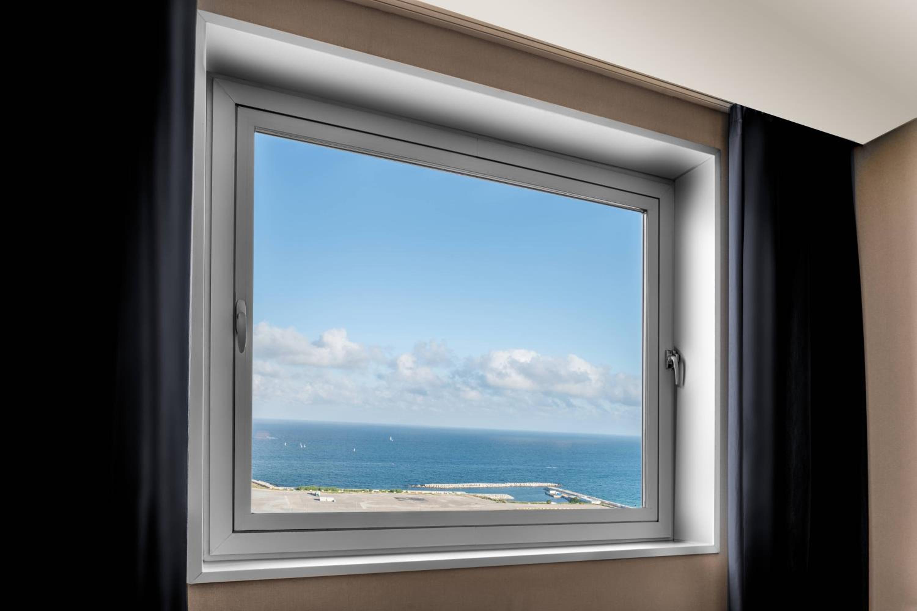 Family Junior Twin Suite With Sofa Bed