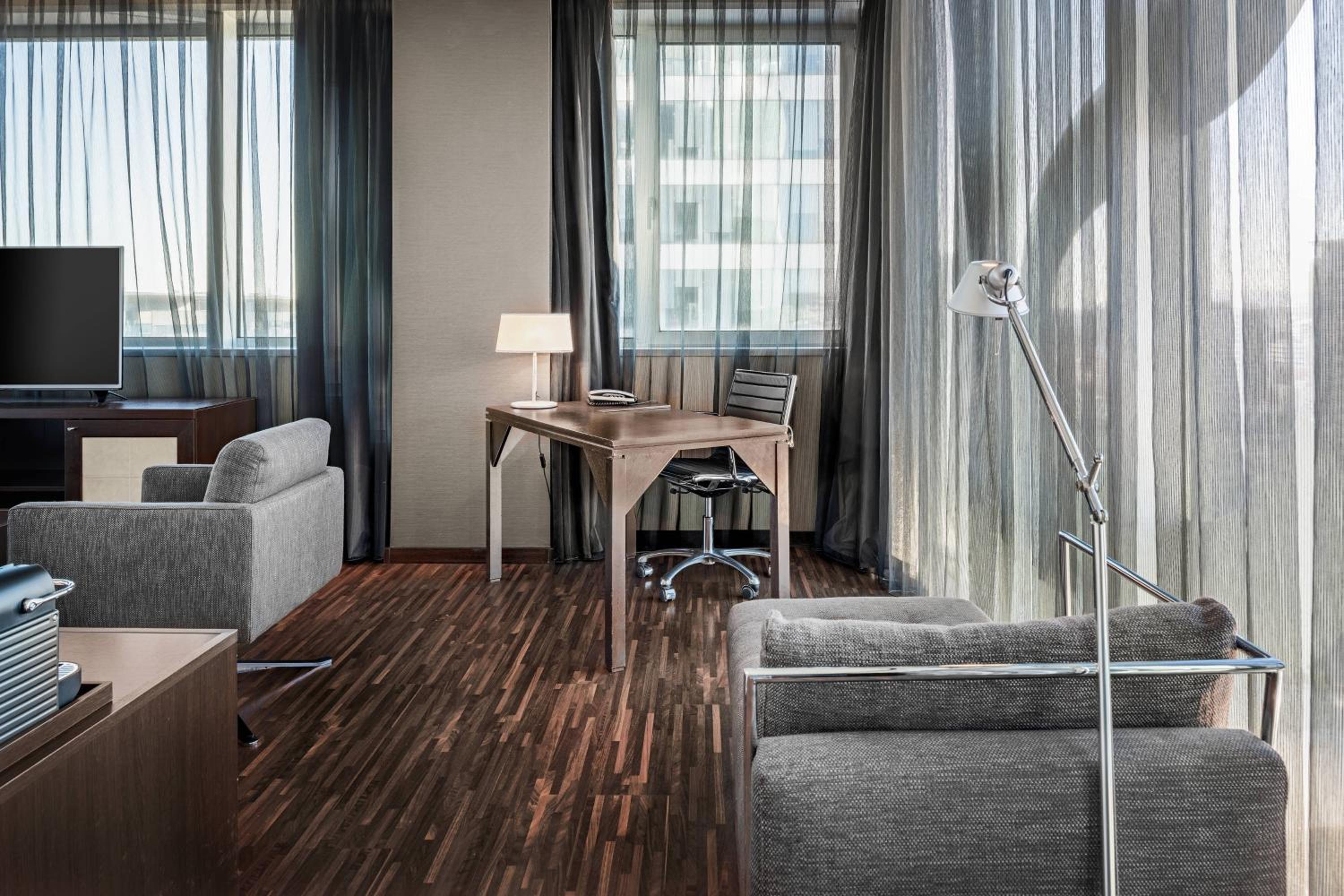 Suite High Floor With King Bed