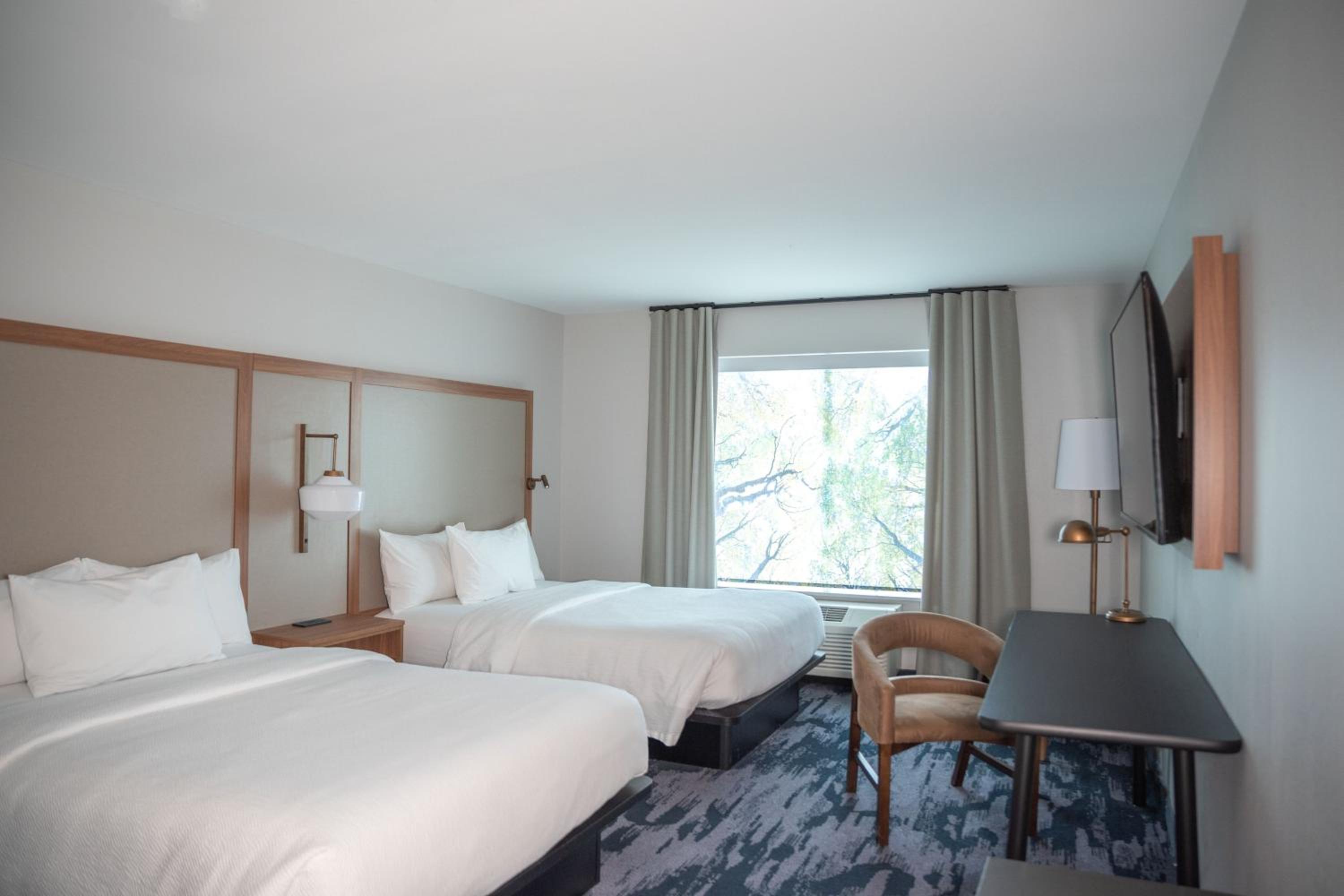 Queen Room with Two Queen Beds - Photo 1