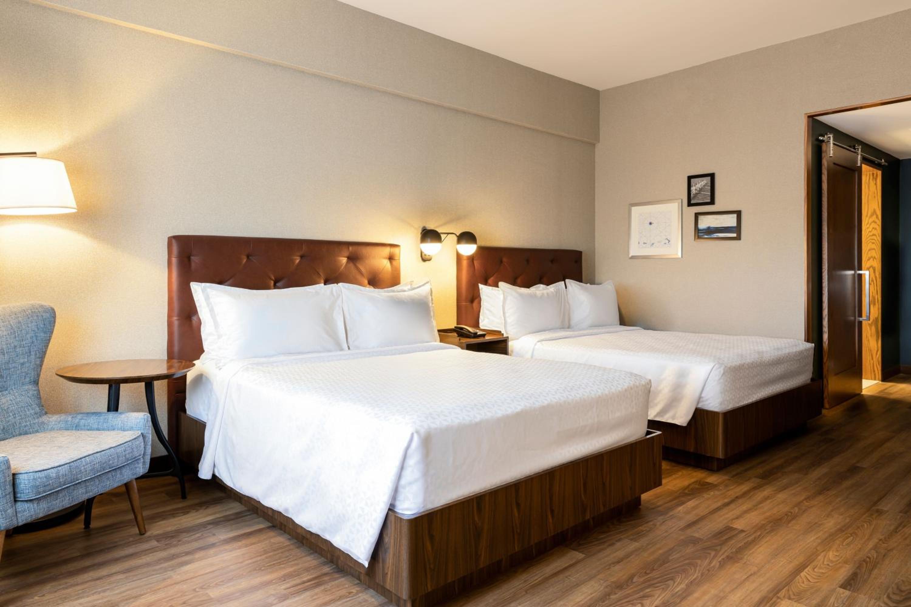 Premium Executive Room with Two Queen Beds - Photo 1
