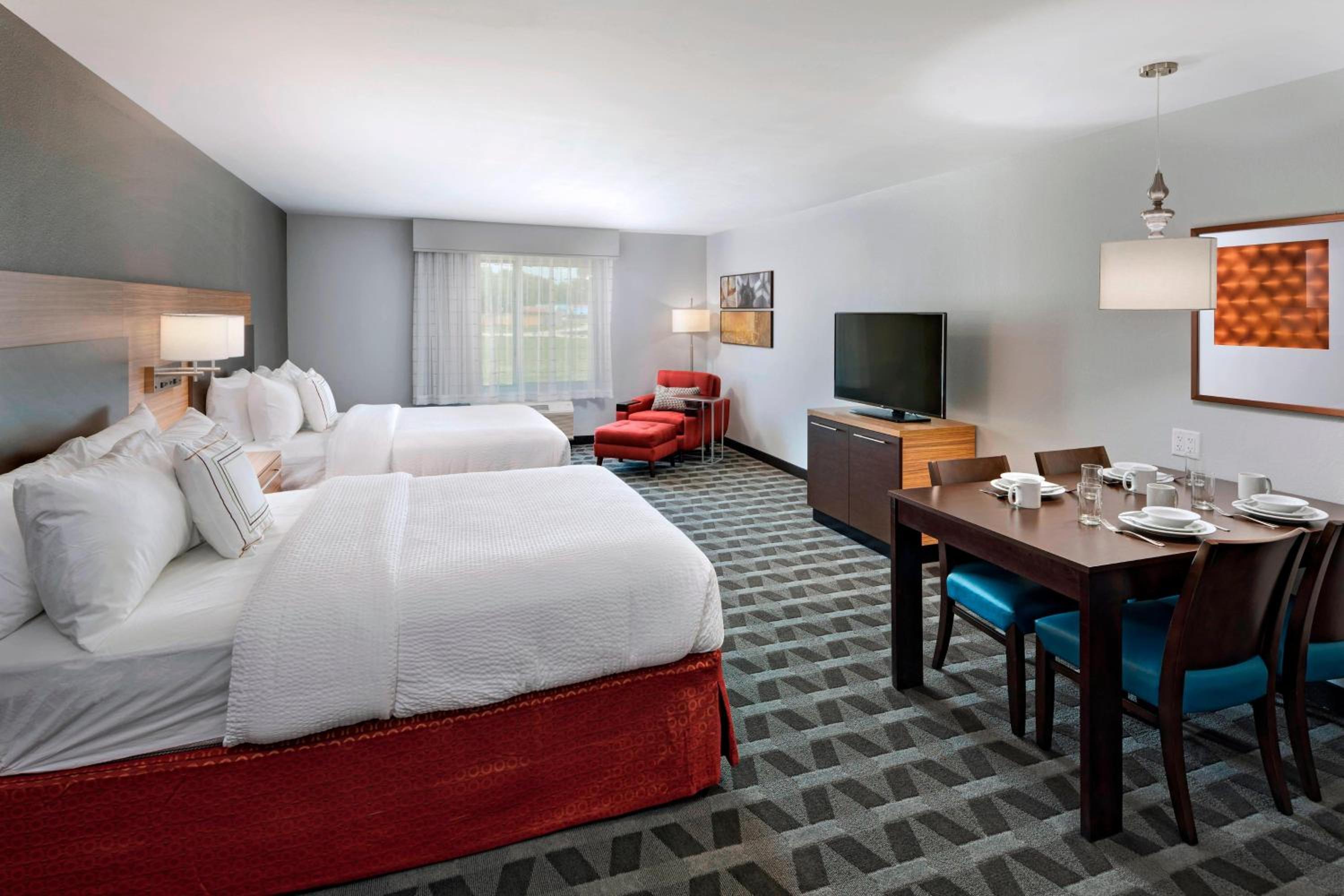 Deluxe Queen Studio with Two Queen Beds