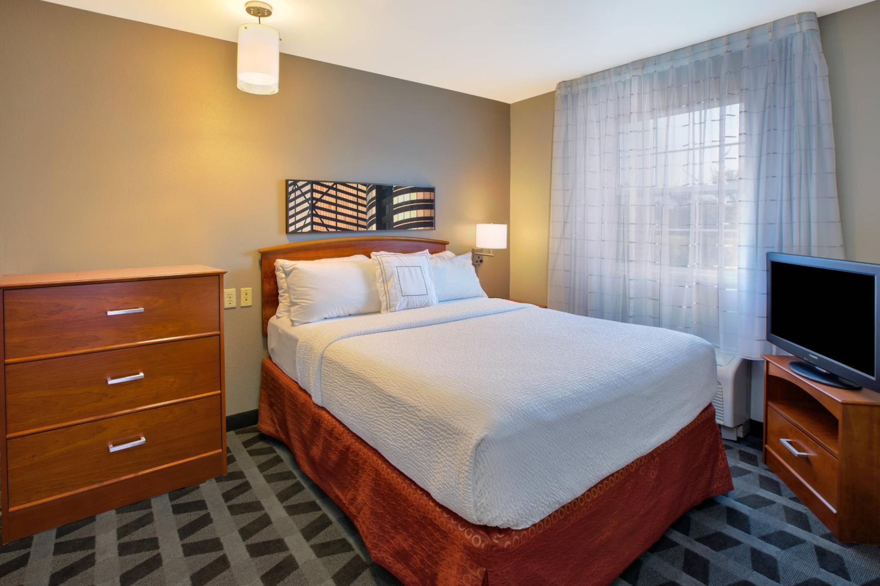 Two-Bedroom Suite with Partial Water View - Photo 1