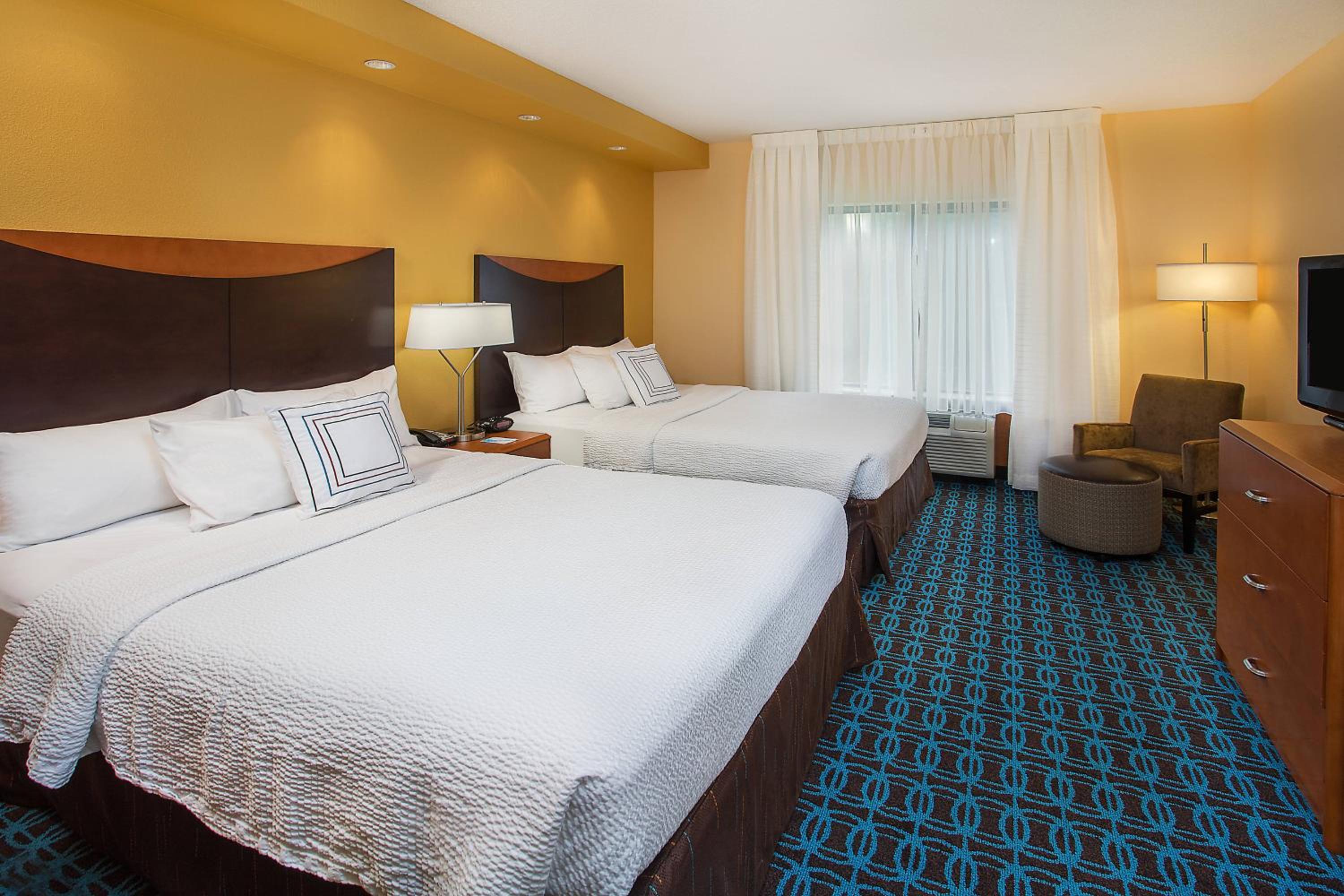 Queen Room with Two Queen Beds - Photo 1