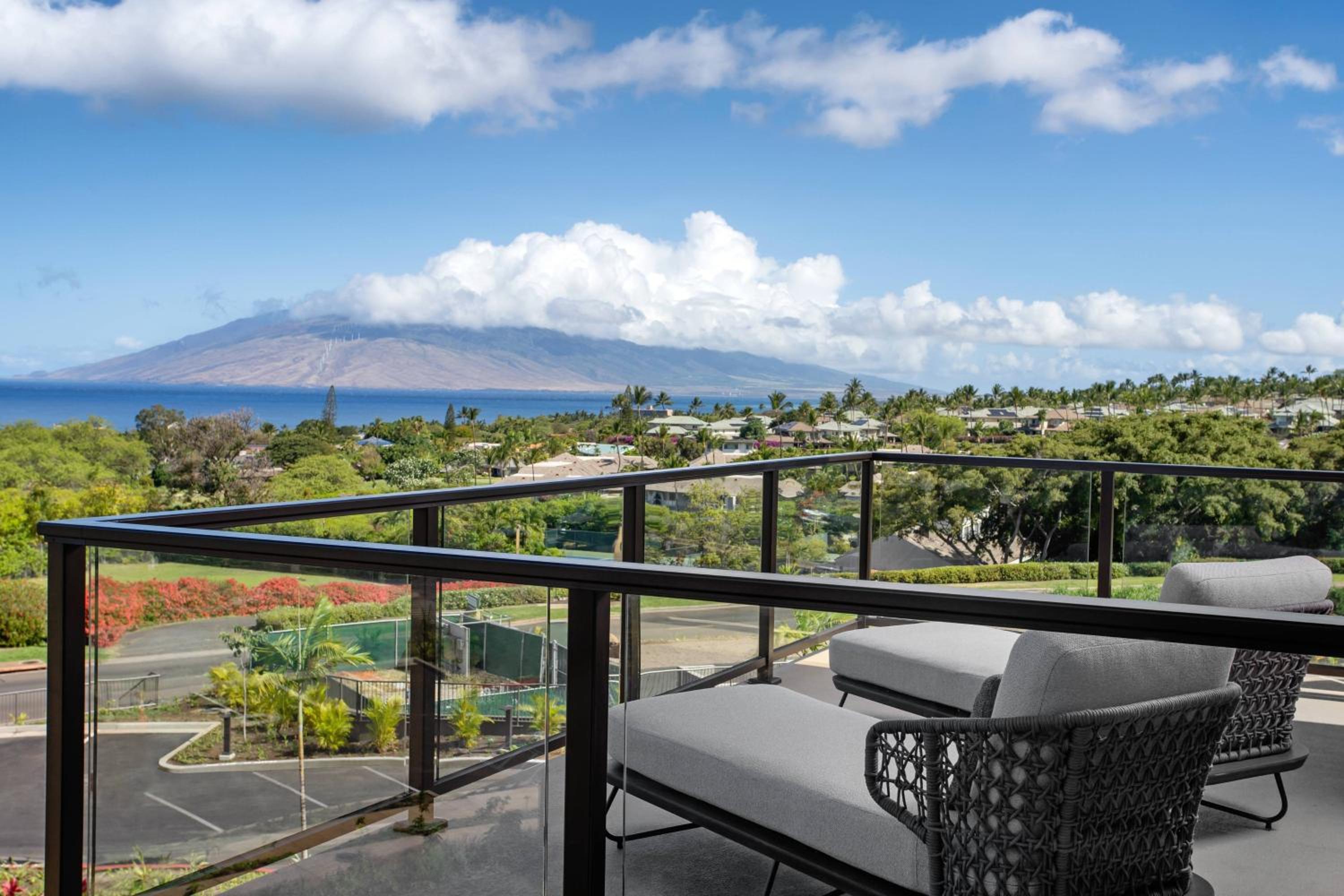Suite, 1 King, Sofa bed, Ocean view, Corner room, Balcony