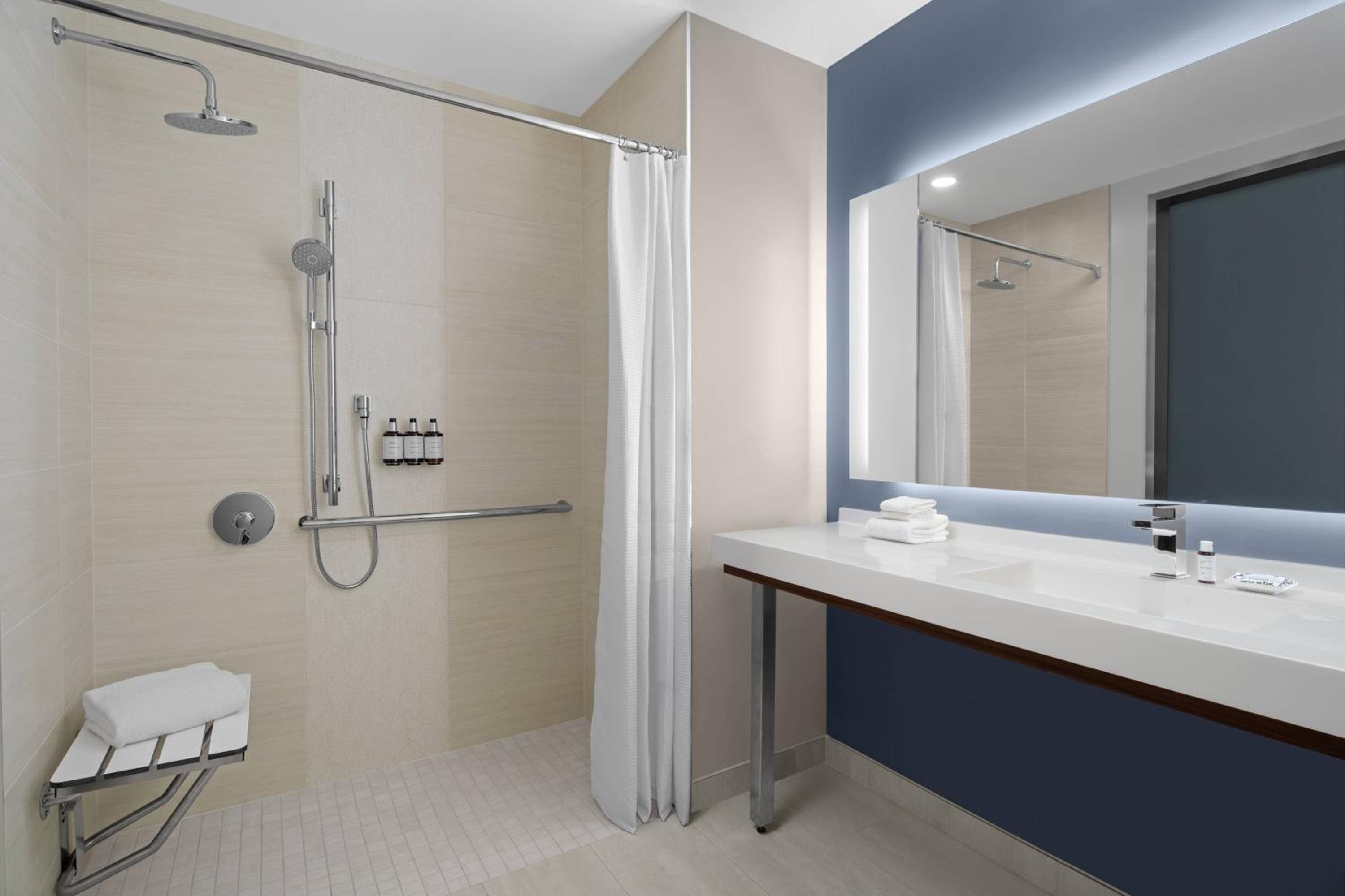 King Room with Sofa Bed and Balcony - Hearing Accessible