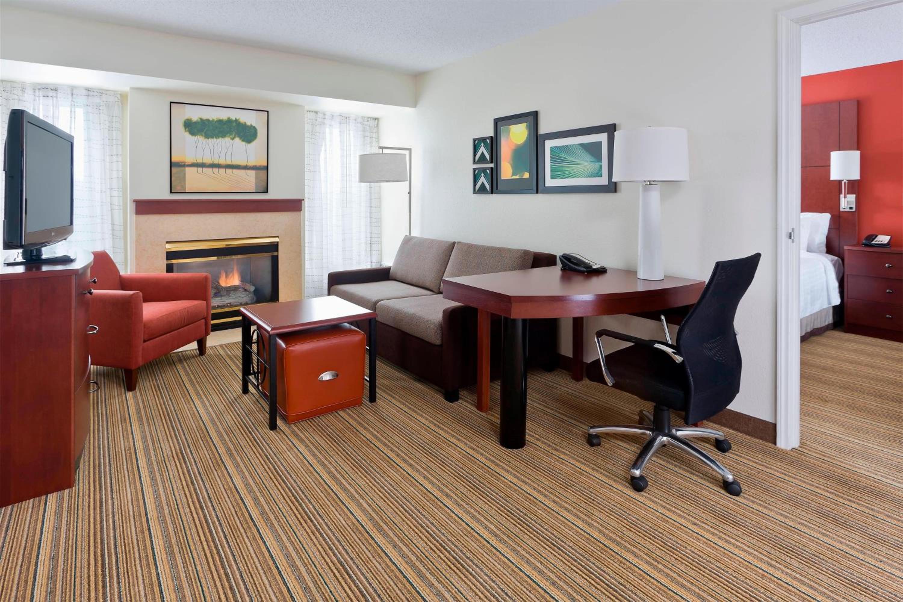Two-Bedroom Suite - Photo 3
