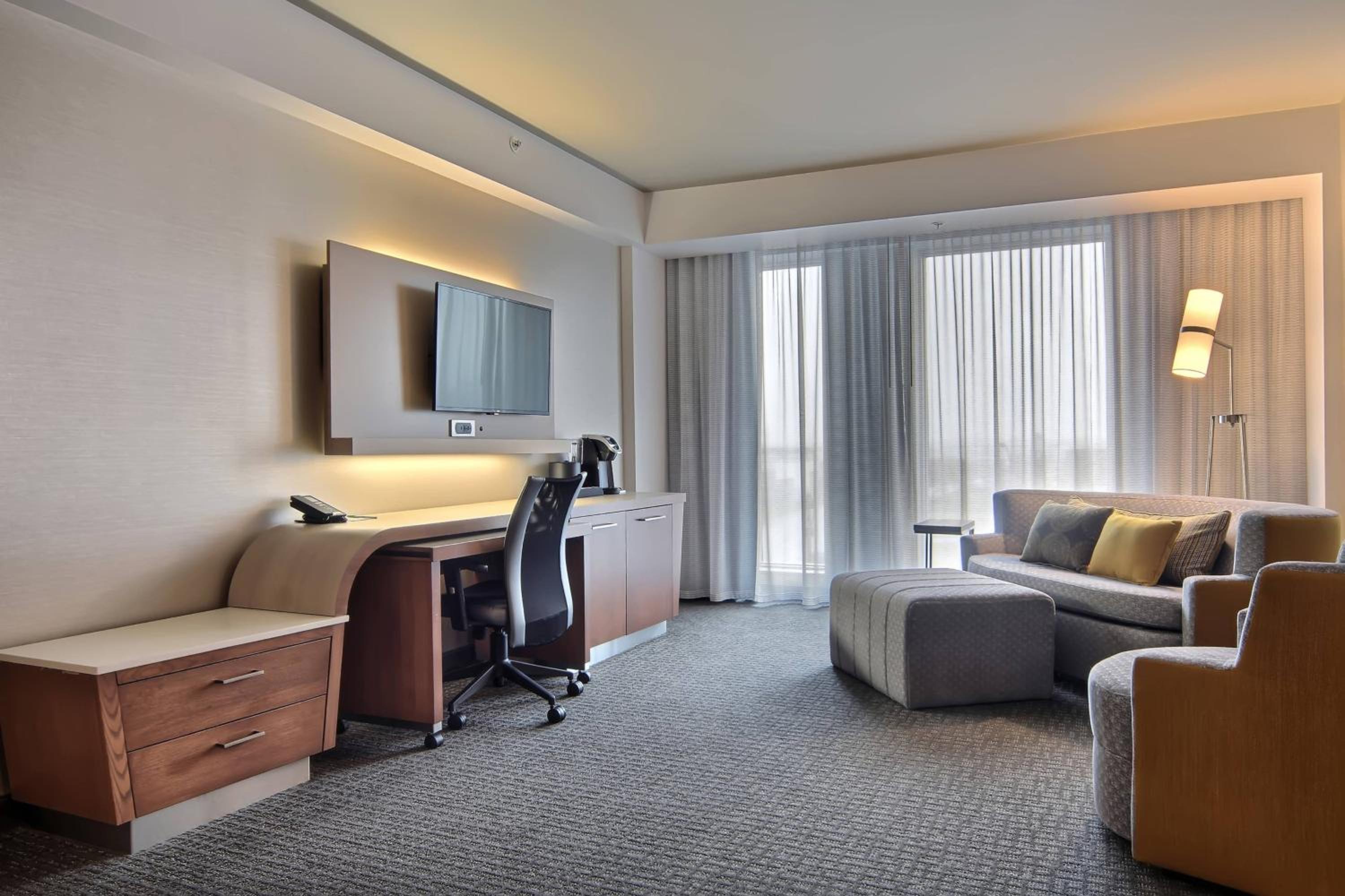 1 Bedroom Executive Suite, 2 Queen, Sofa bed