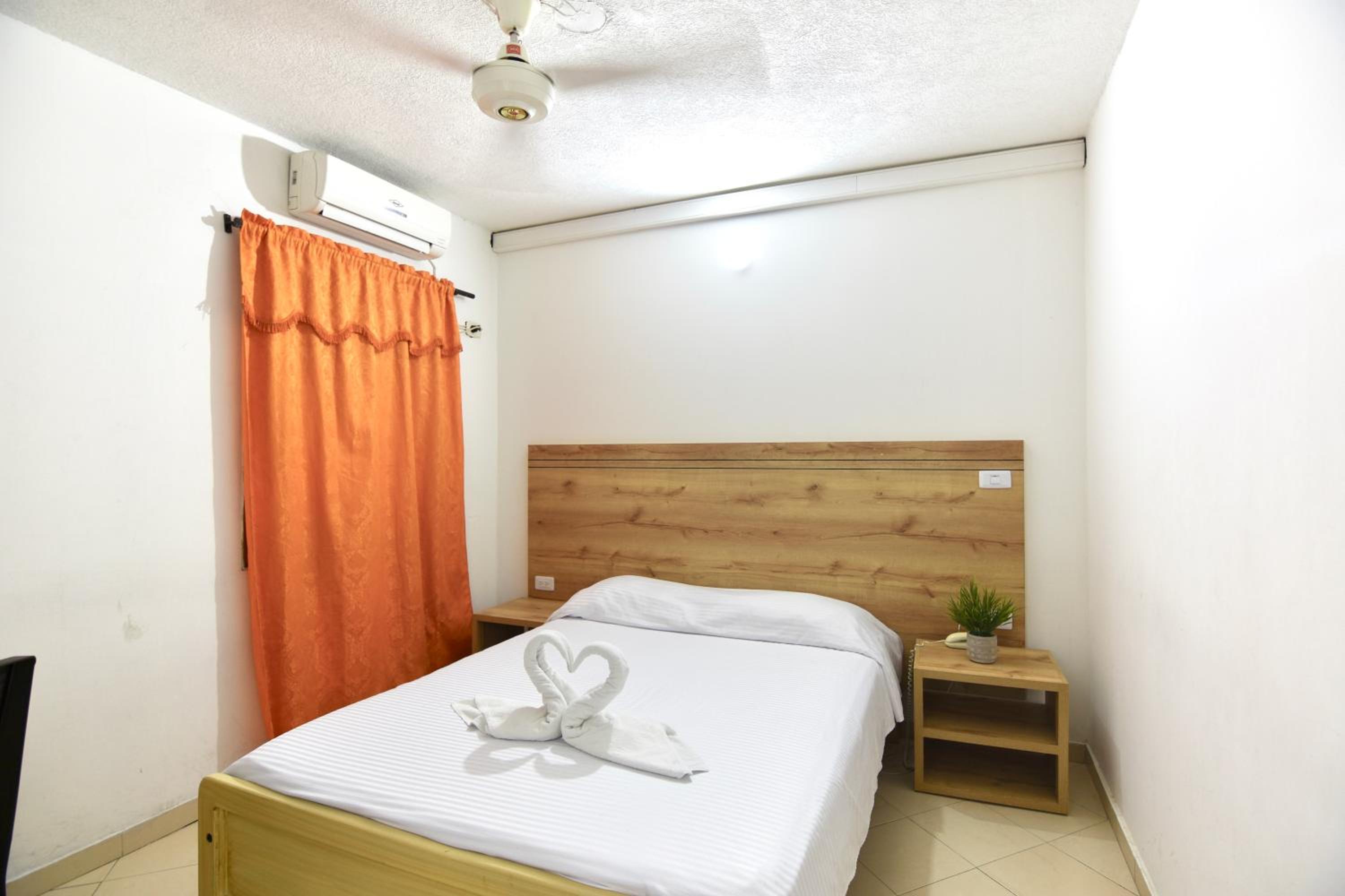 Budget Double Room photo 3