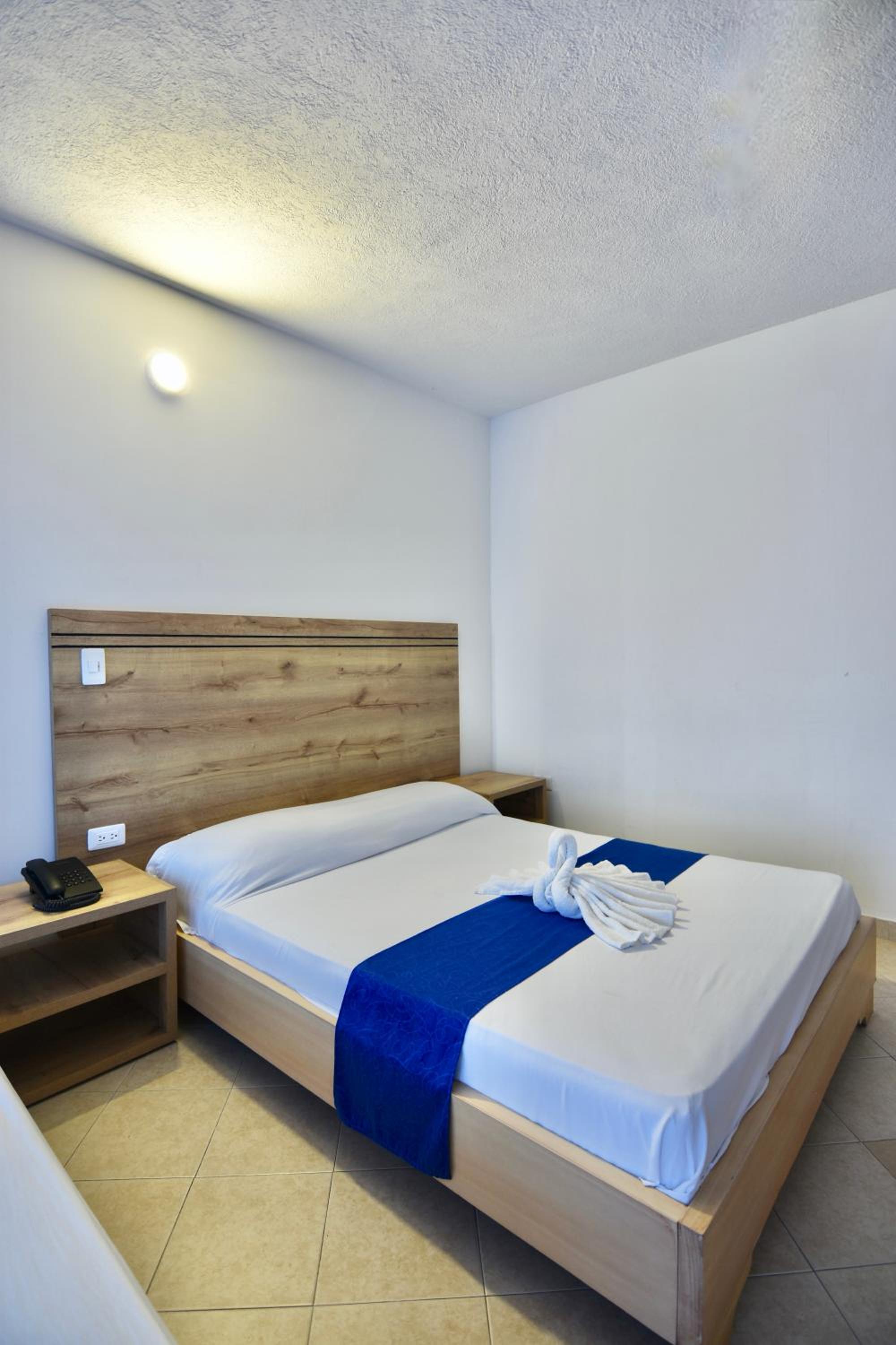 Economy Twin Room photo 1
