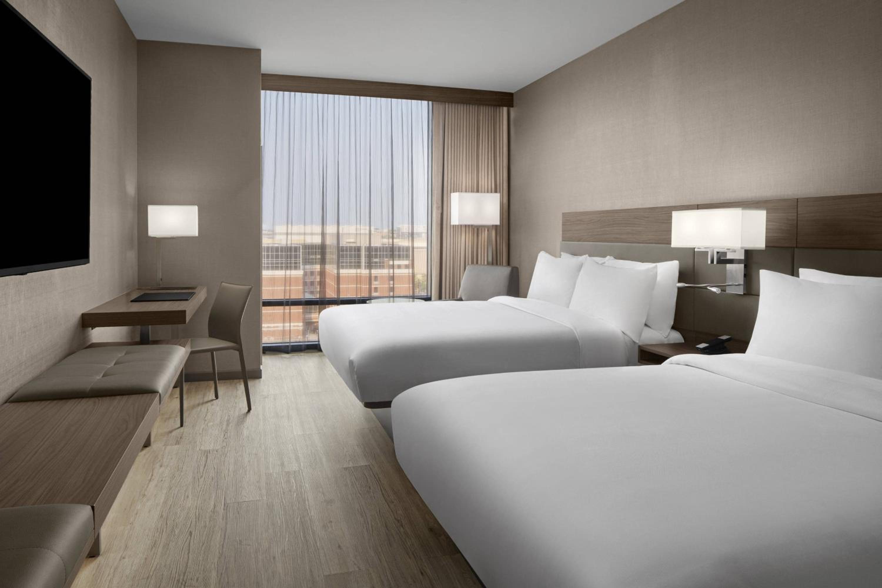 Double Queen Room - Photo 1