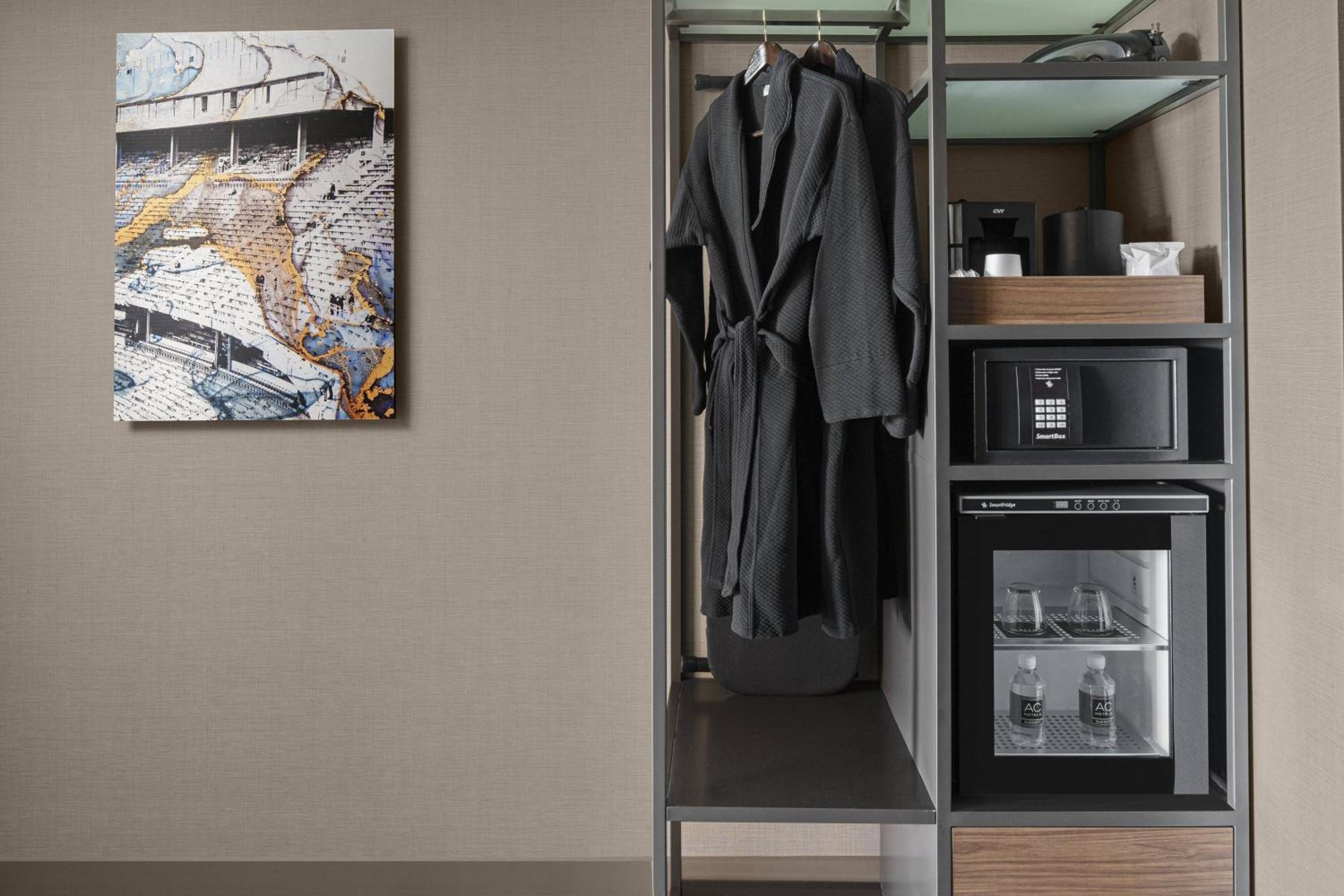 Executive King Suite - Photo 5