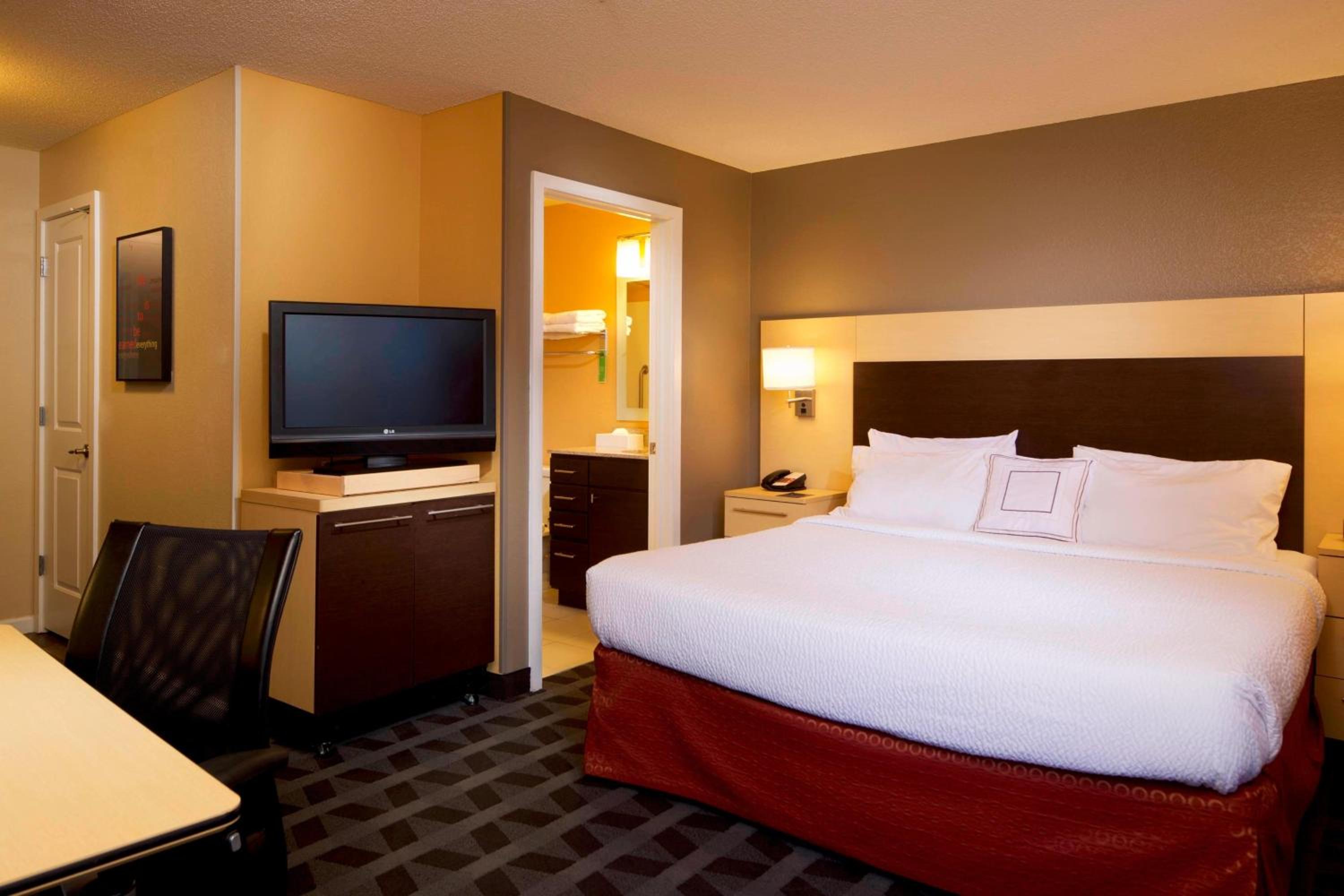 Studio Suite with One King Bed and Sofa bed - Photo 5