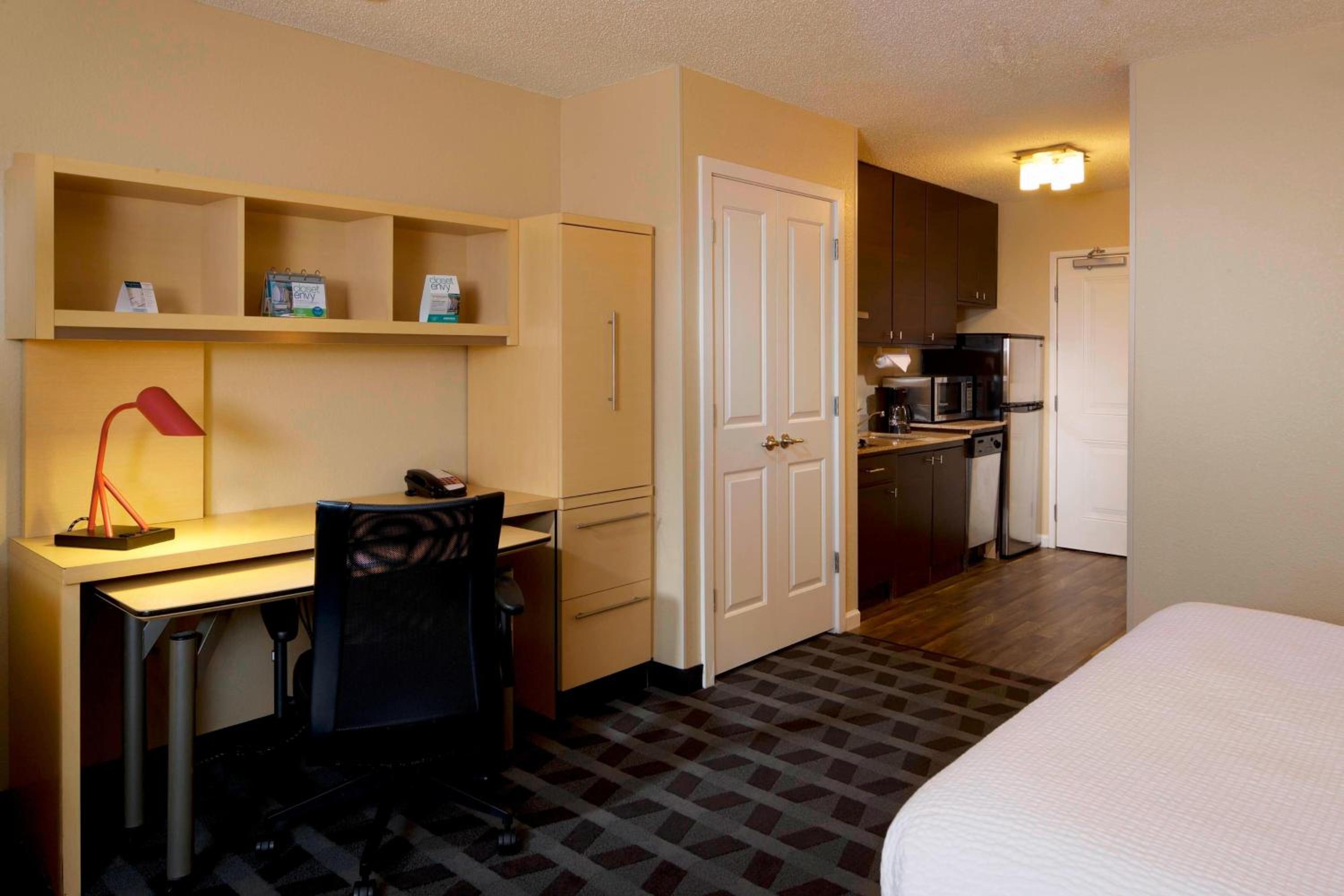 Studio Suite with One King Bed and Sofa bed - Photo 3