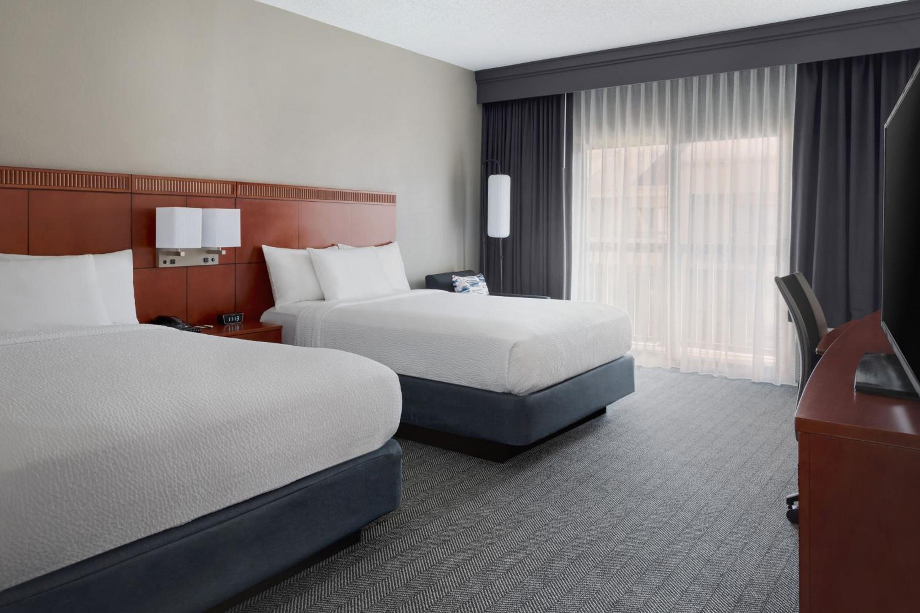 Queen Room with Two Queen Beds - Photo 1