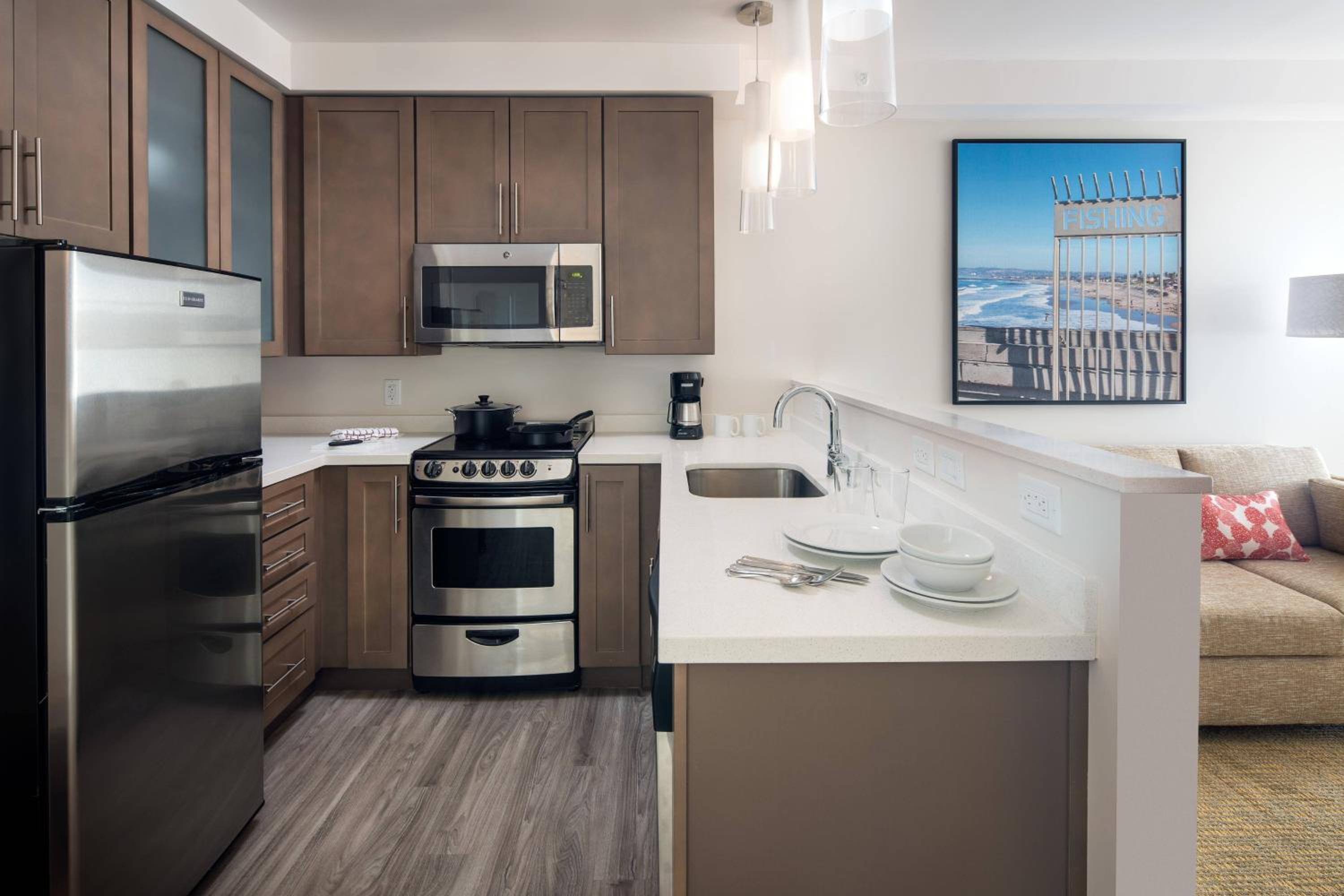 Two-Bedroom Suite with Partial Bay View photo 3
