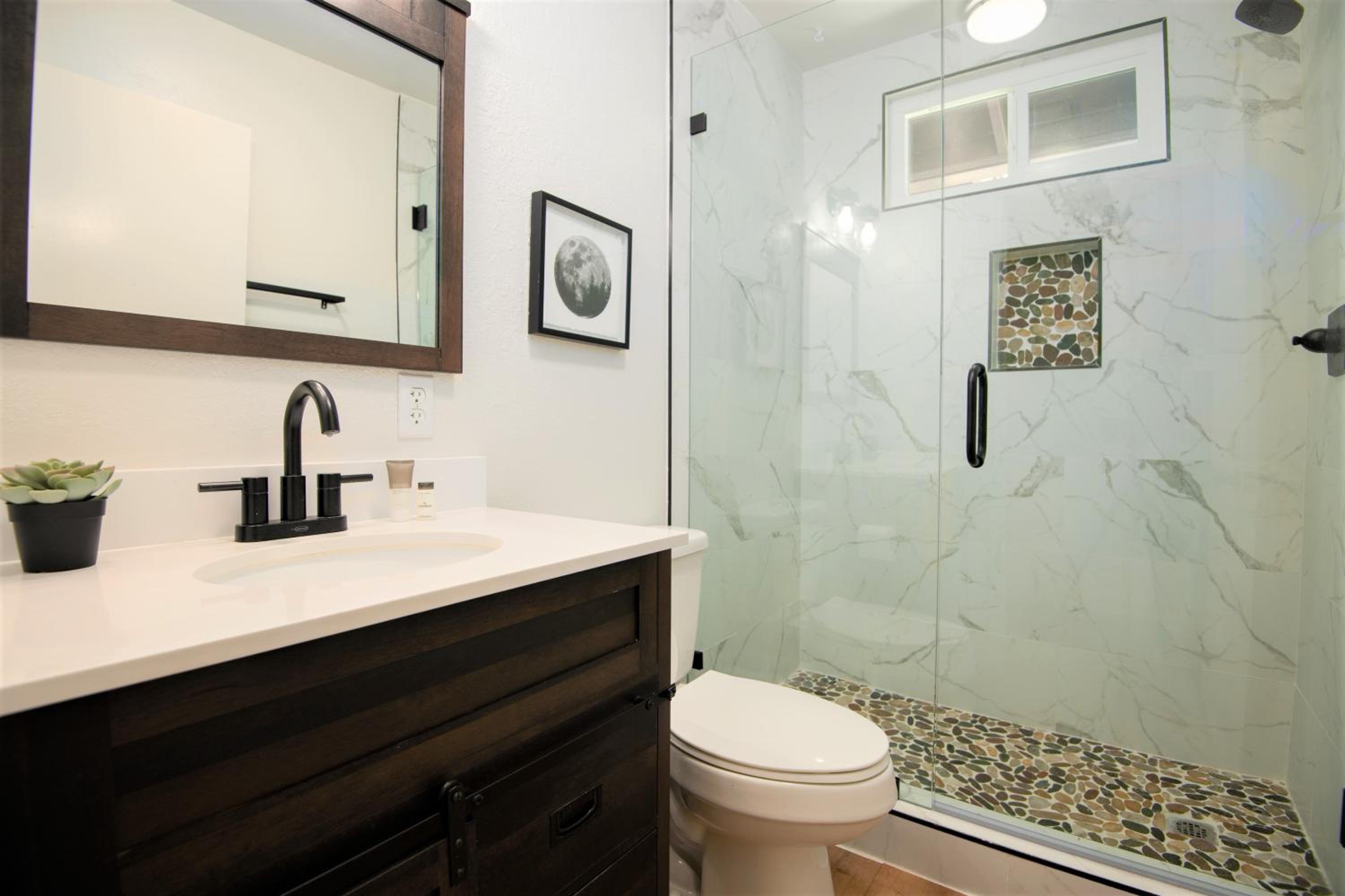 Three-Bedroom House - Photo 44