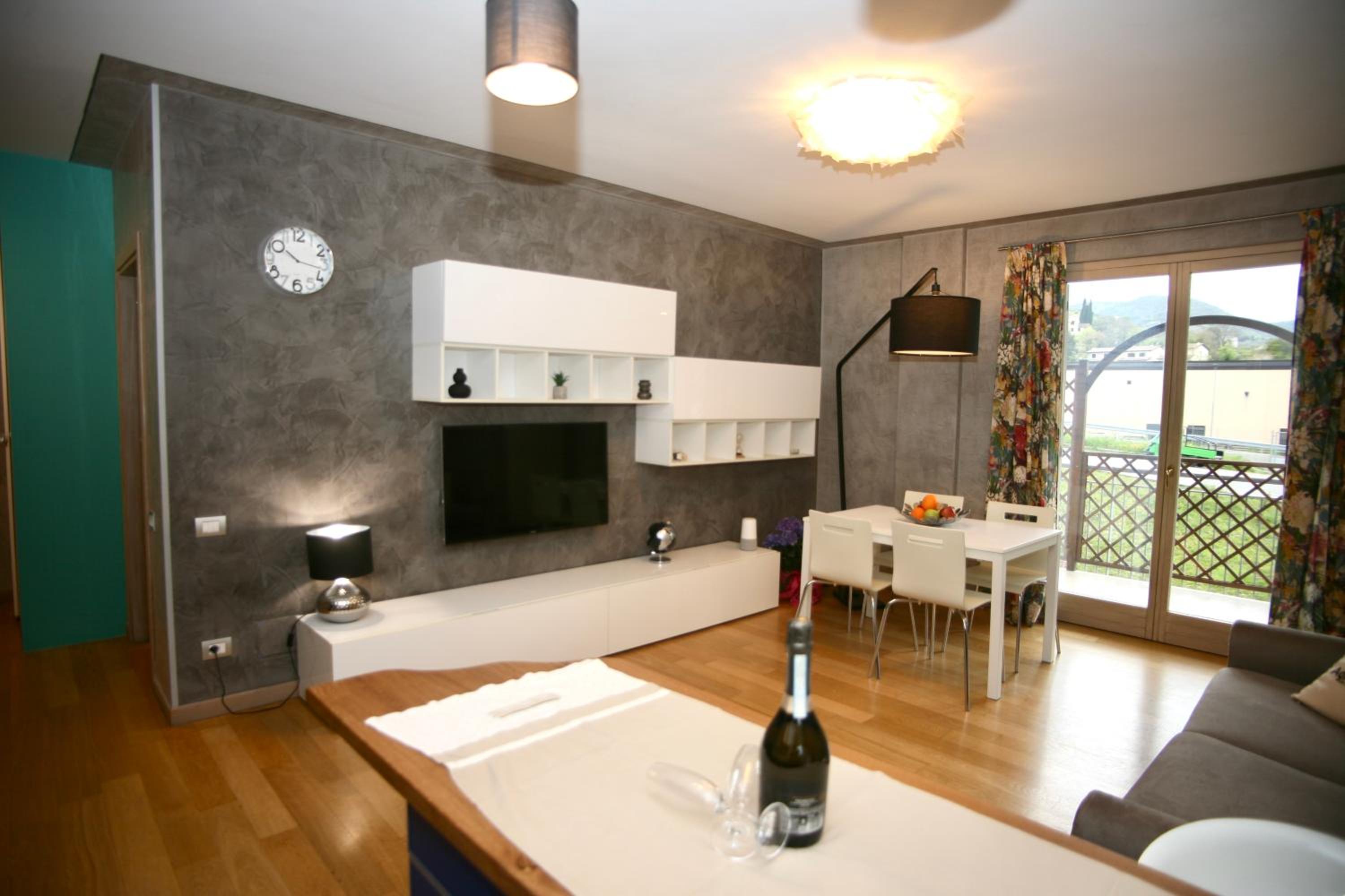 Deluxe Apartment
