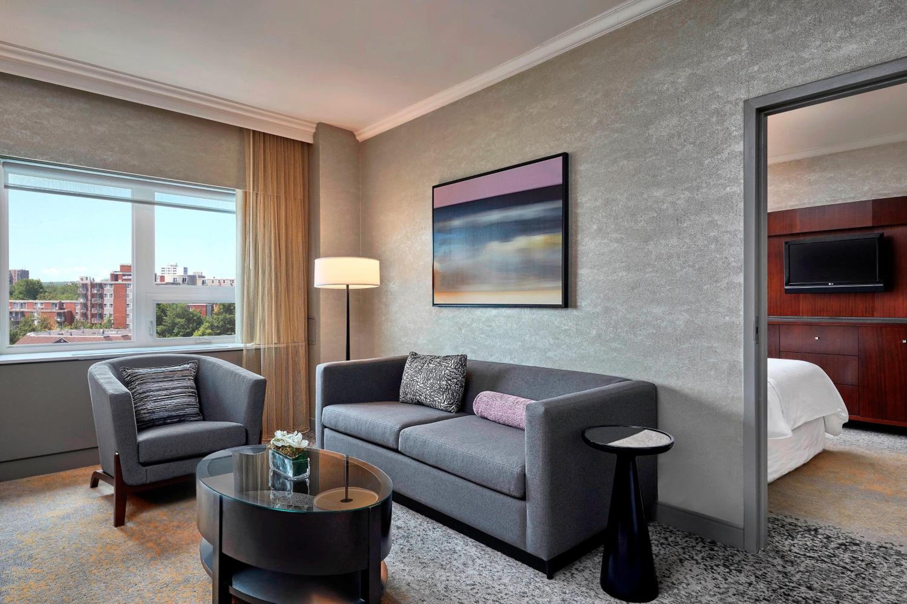 1 Bedroom Executive Suite, 1 Queen, Sofa bed