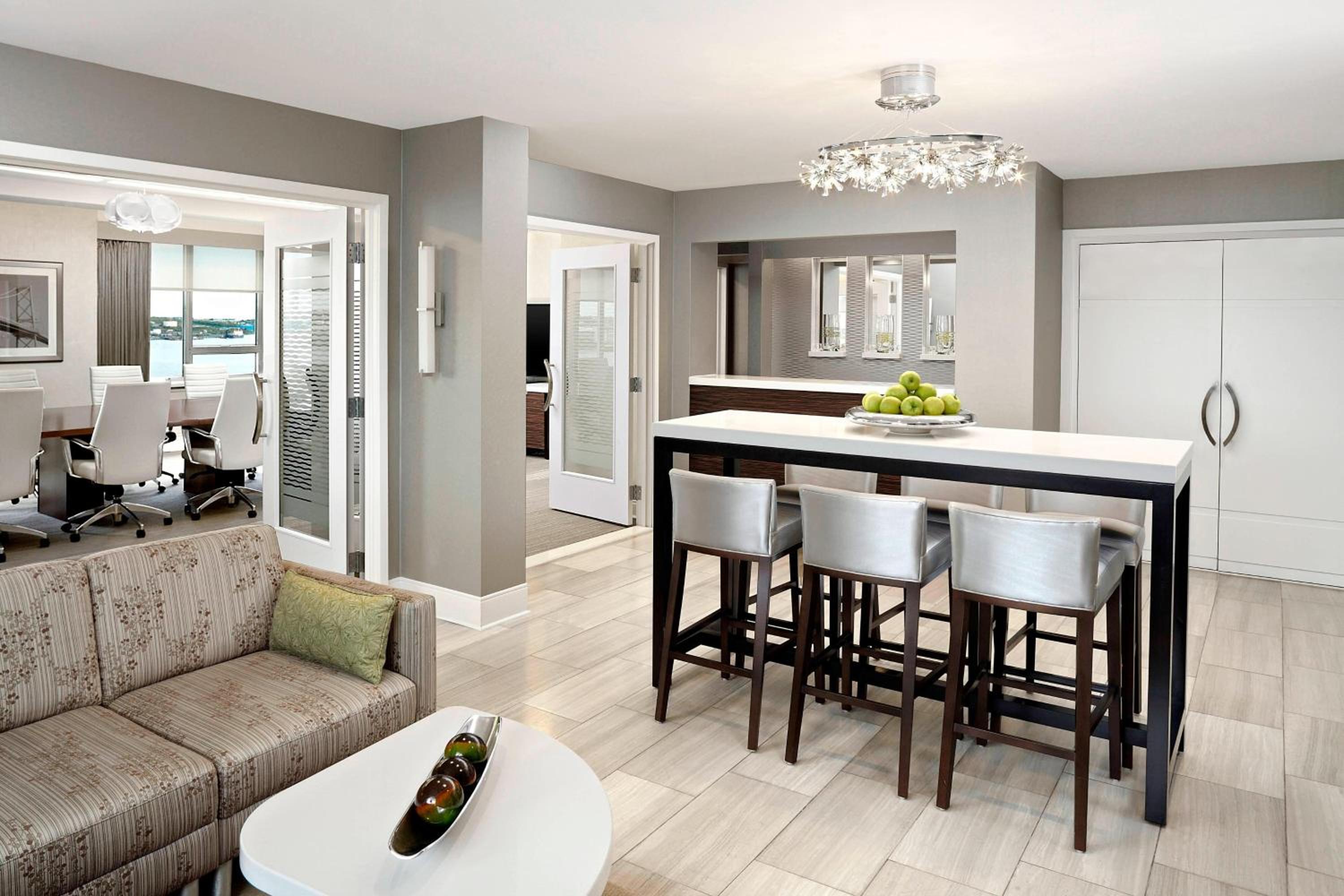 Executive Crown Suite, 1 Bedroom Presidential Suite