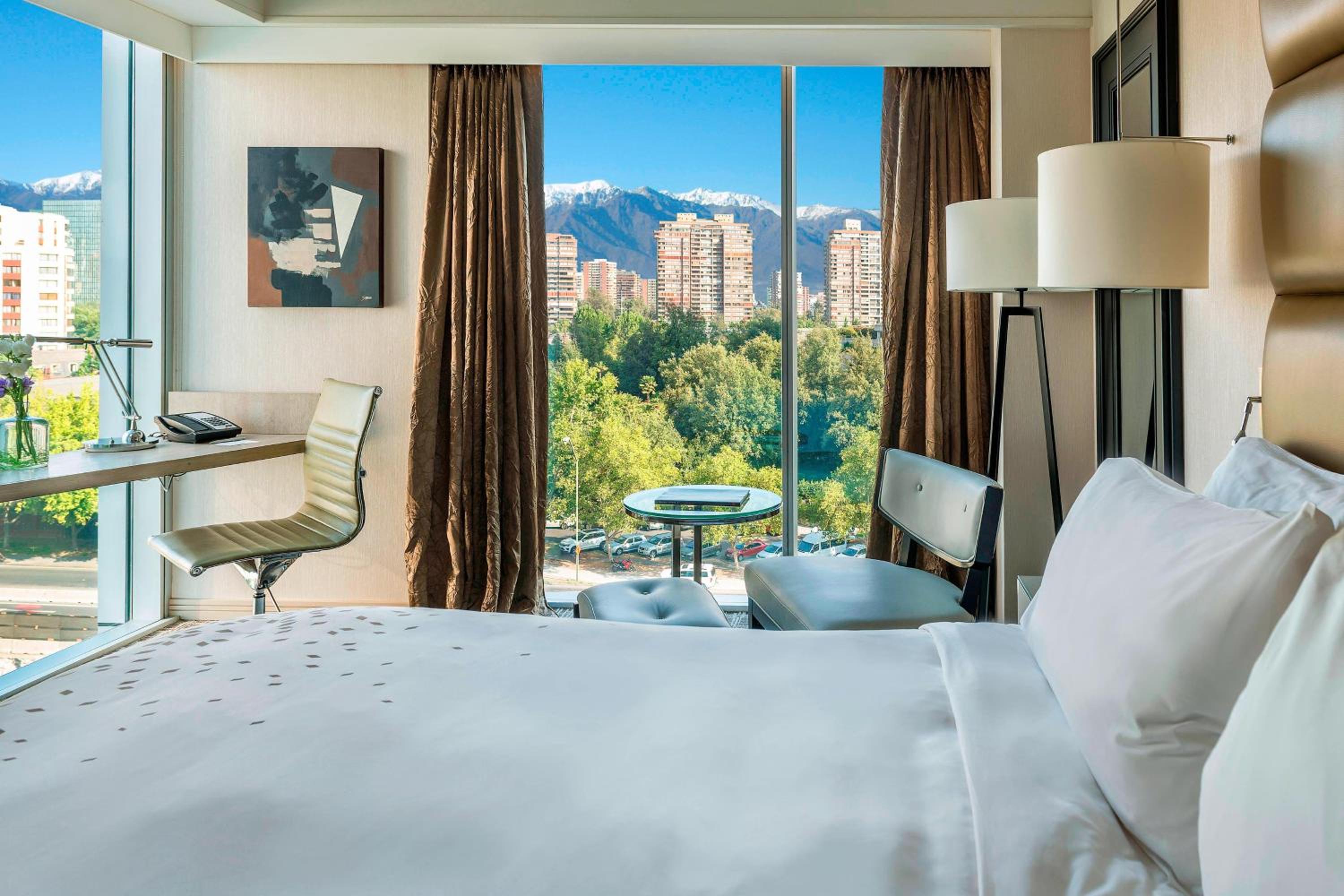 Chilean/European, Club Lounge Access, Guest Room, 1 King Bed - Pool View