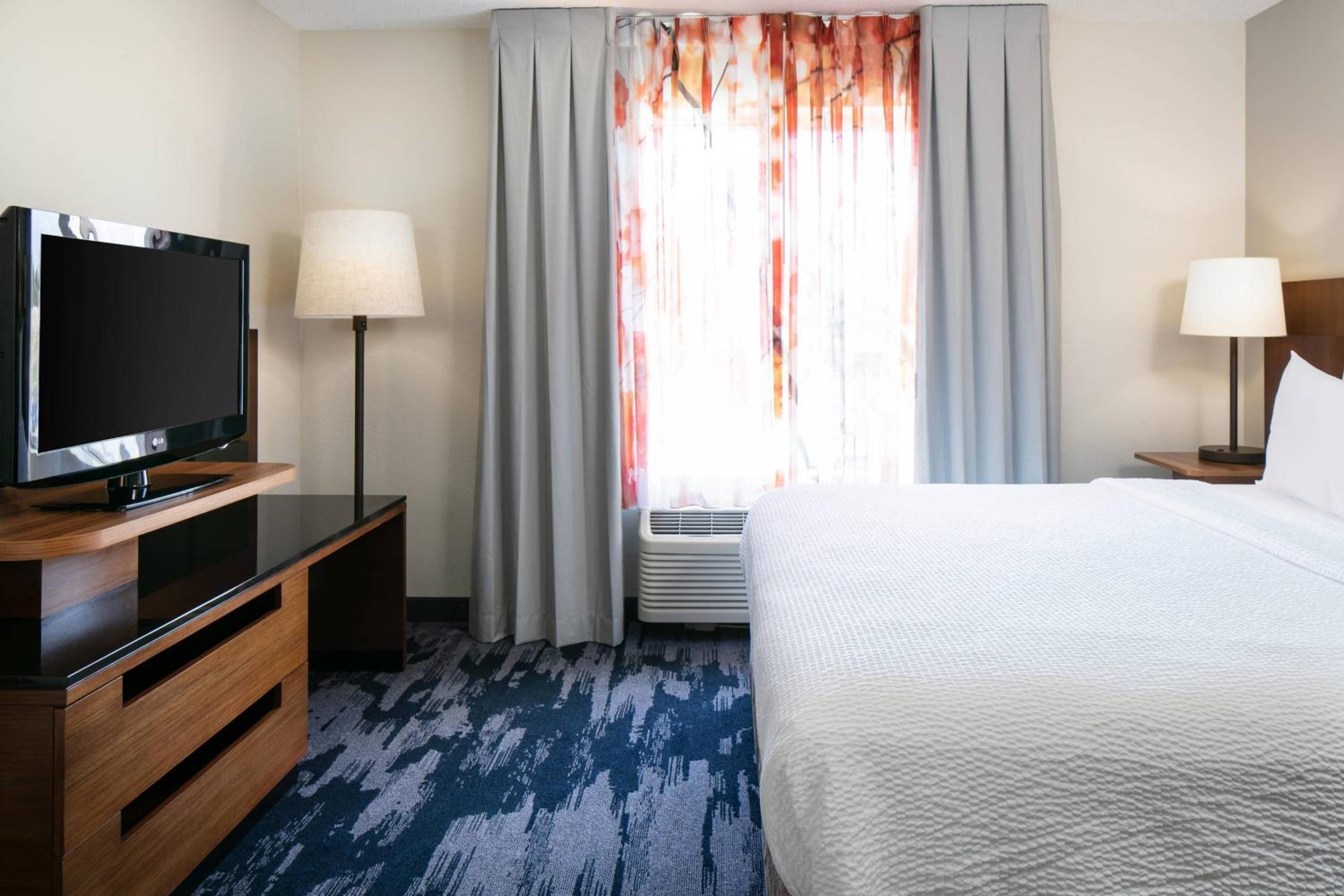 King Suite with Sofa Bed - Hearing Accessible
