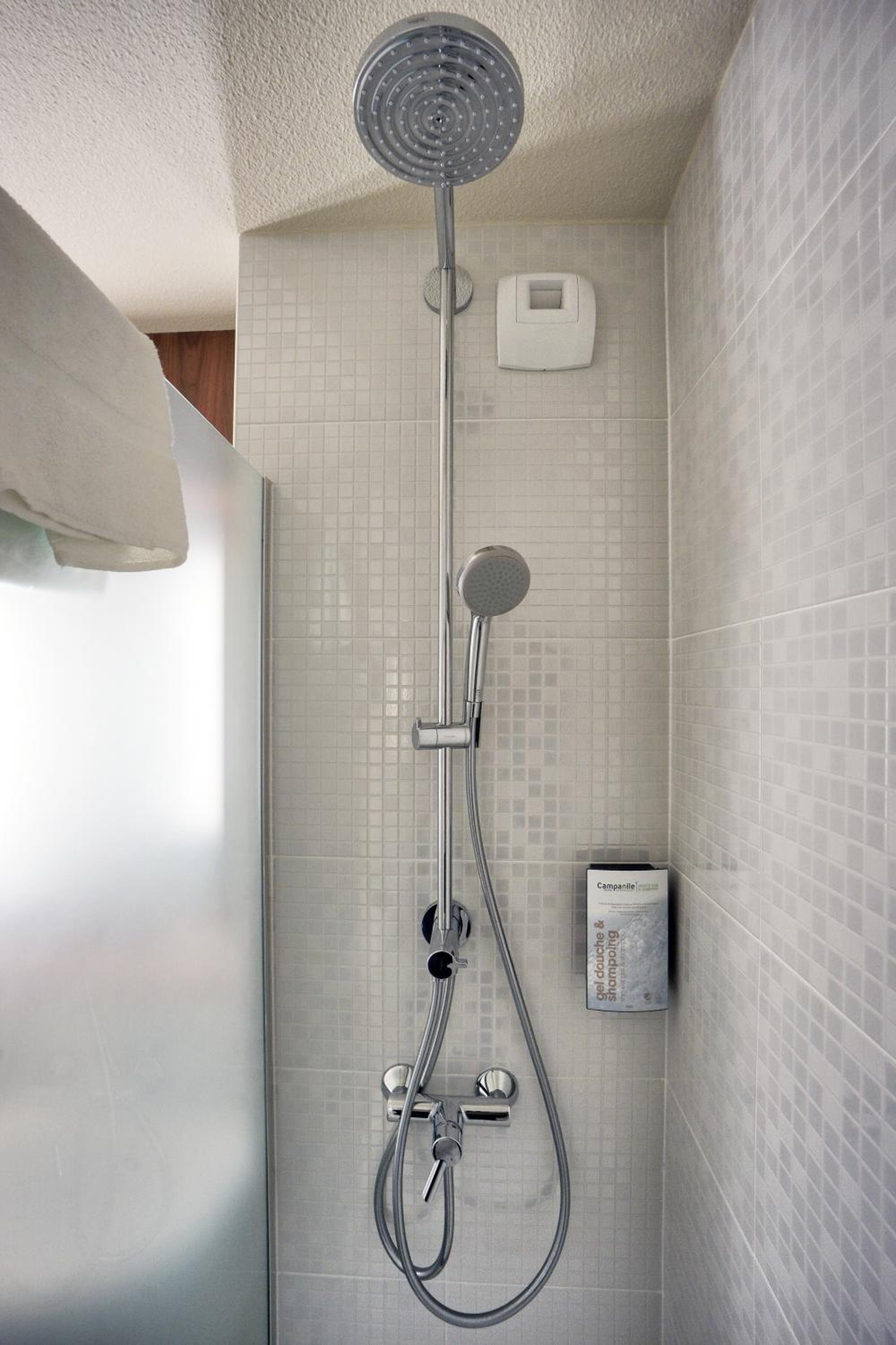 Standard Twin Room - Photo 2