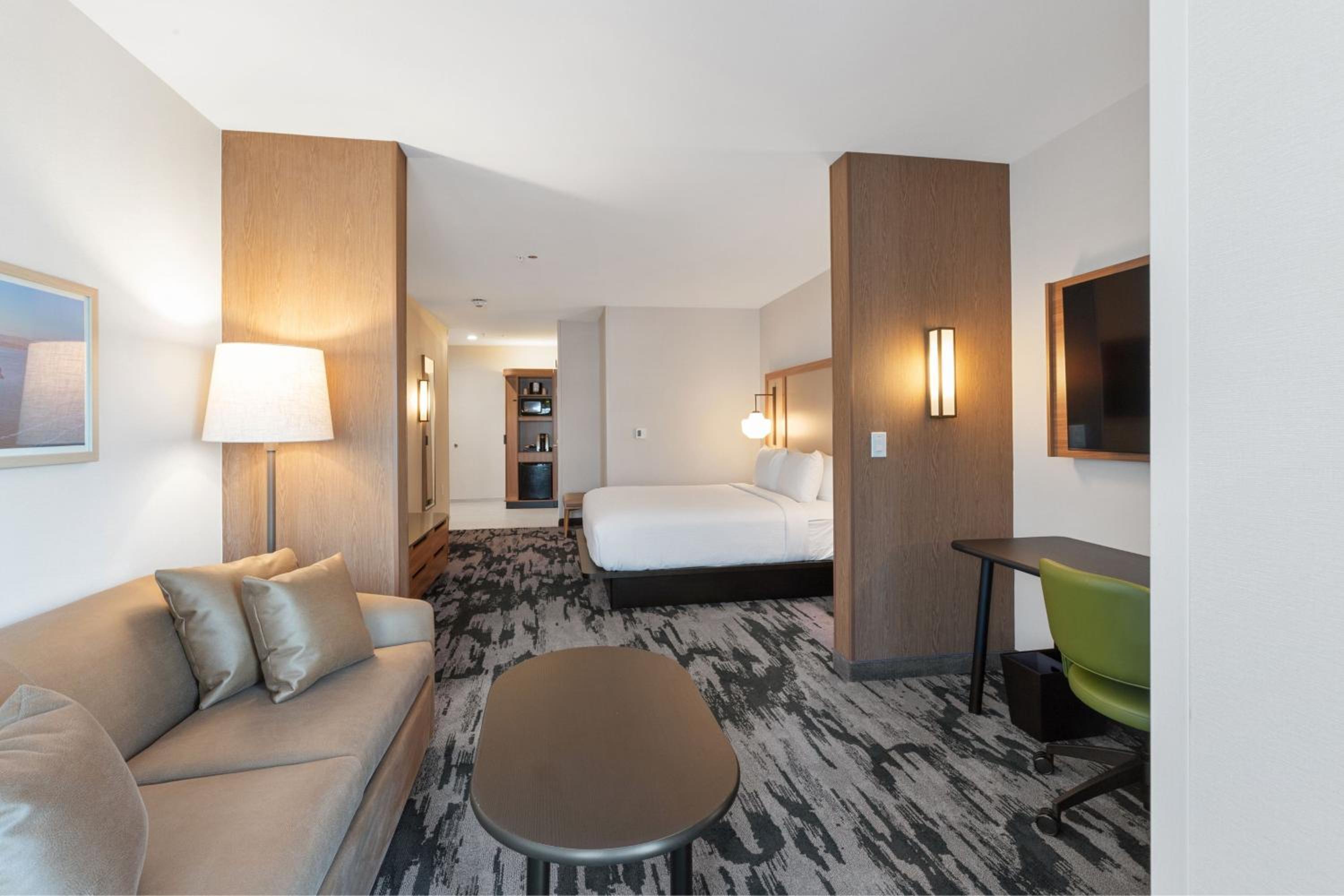King Suite with Sofa Bed and Balcony photo 2